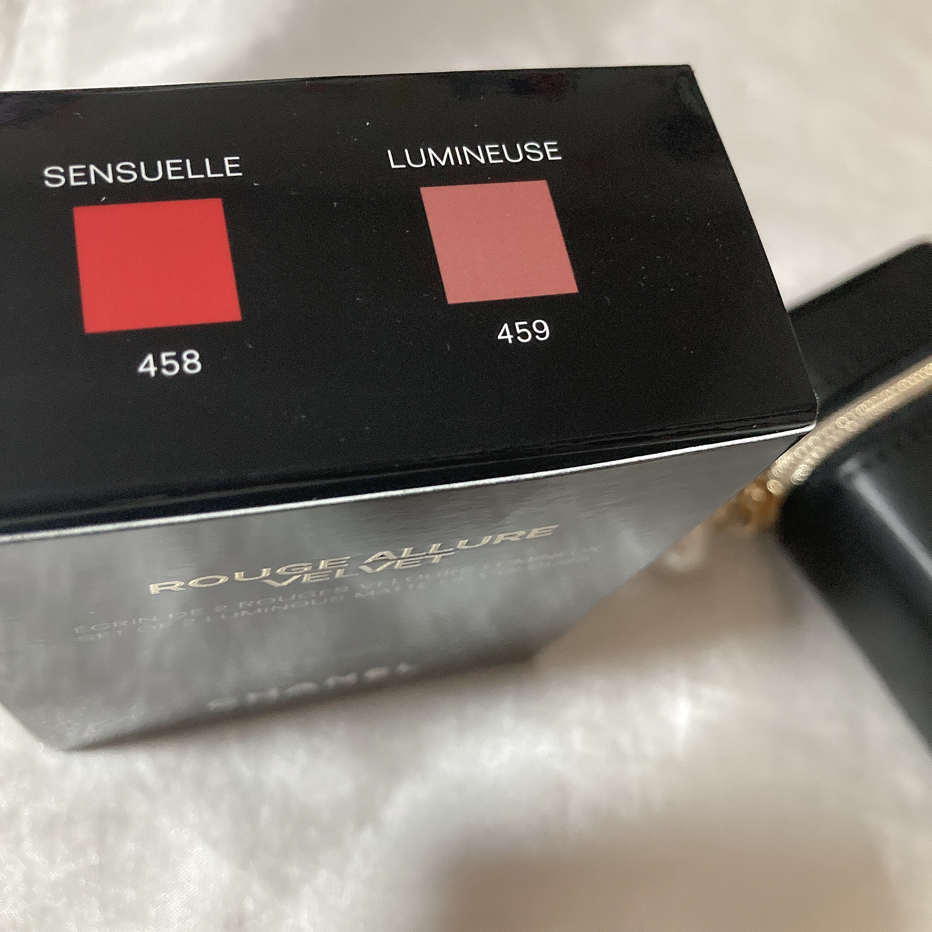 ルージュ アリュール ヴェルヴェット レ ペルル セット オブ 2/CHANEL/メイクアップキットを使ったクチコミ（3枚目）