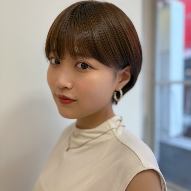 アクセサリーが似合っている女性