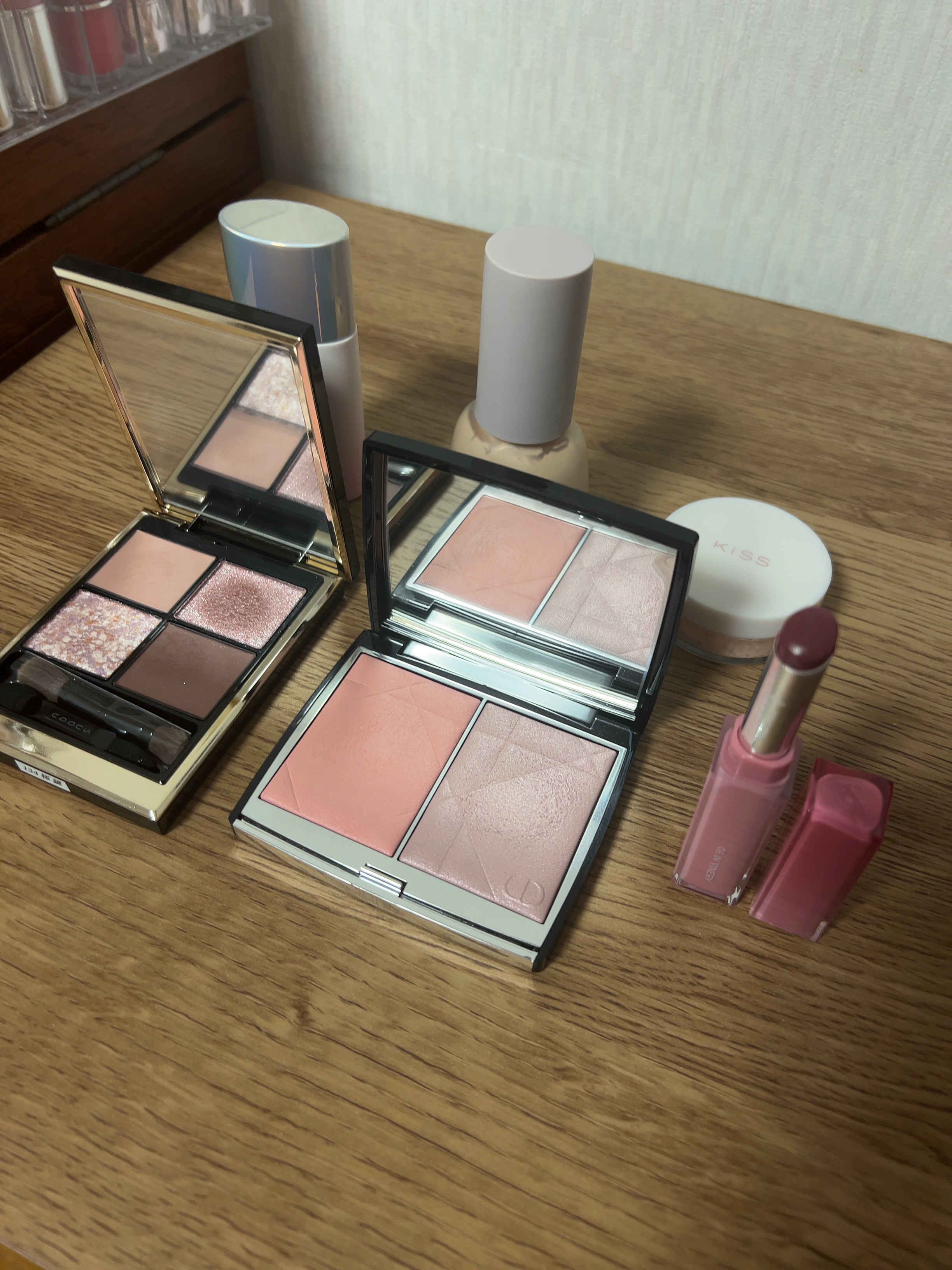 マットシフォン フィニッシングルースパウダー  01 ライト（ミニ）/KiSS/ルースパウダーを使ったクチコミ（2枚目）