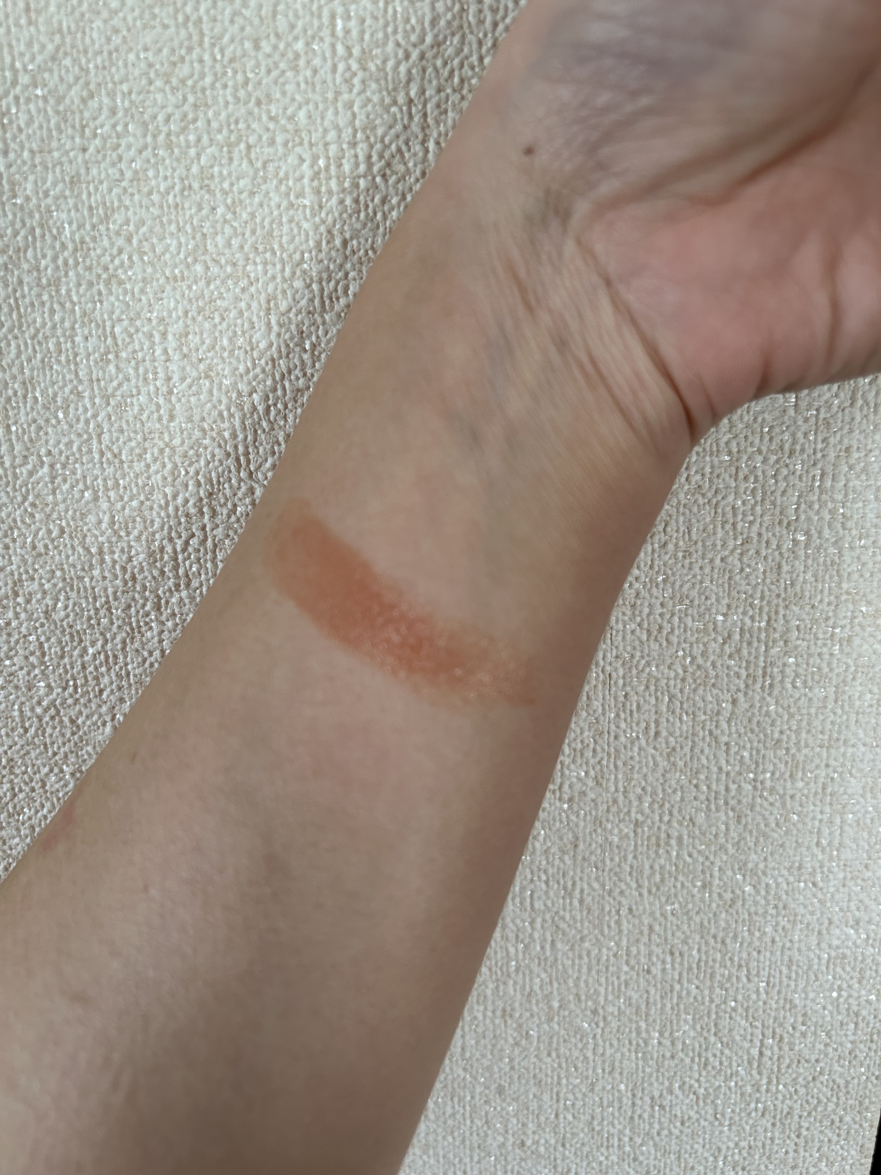 ルージュデコルテ　クリームグロウ 04G vanilla beige/DECORTÉ/口紅を使ったクチコミ（3枚目）