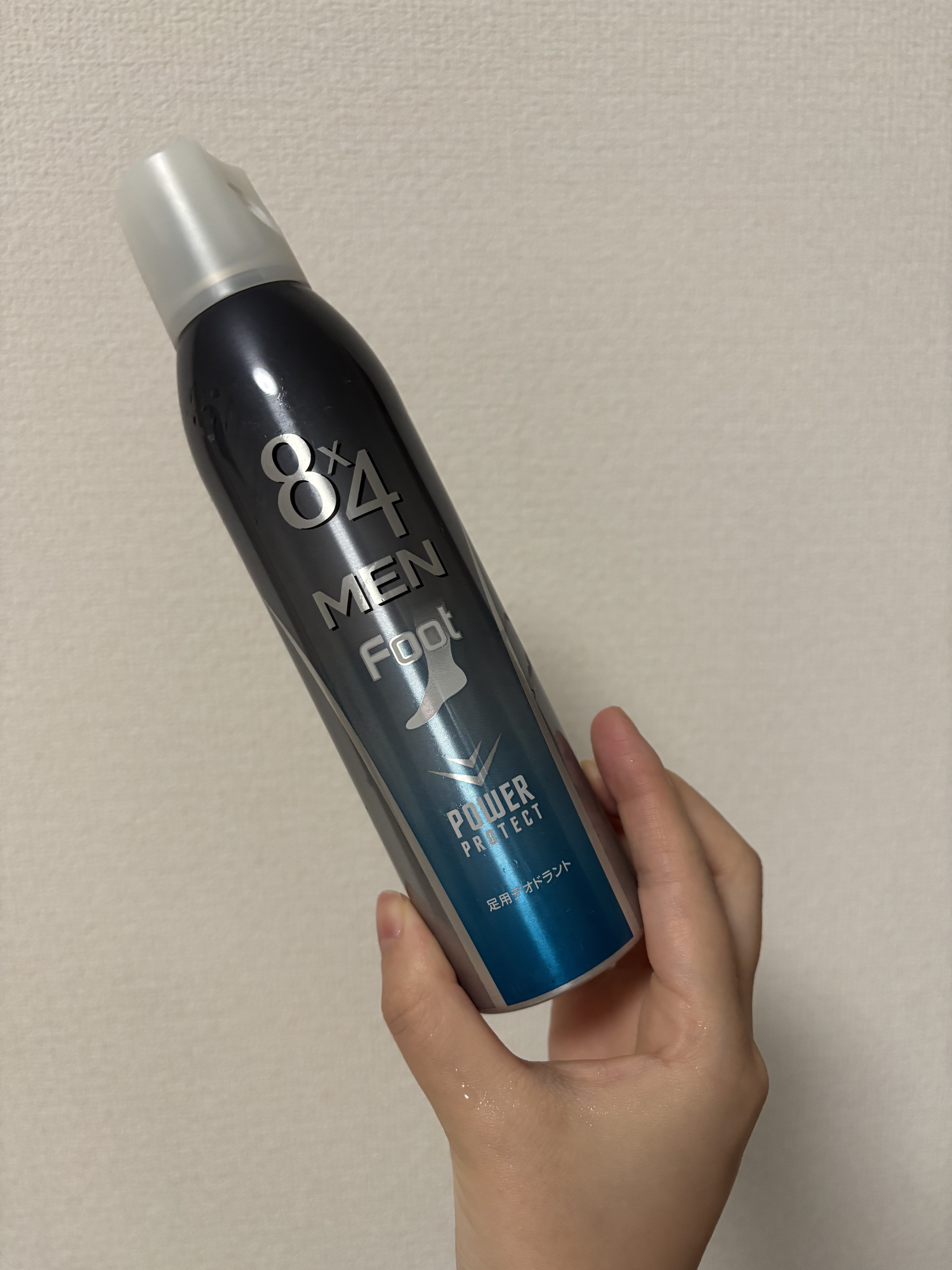 ★エイト・フォーメン フットスプレー

メンズさんのフットスプレーですが
清涼感のある香りが好きで使っています😉

夏場は特に蒸れやすいので
欠かせないアイテム😊