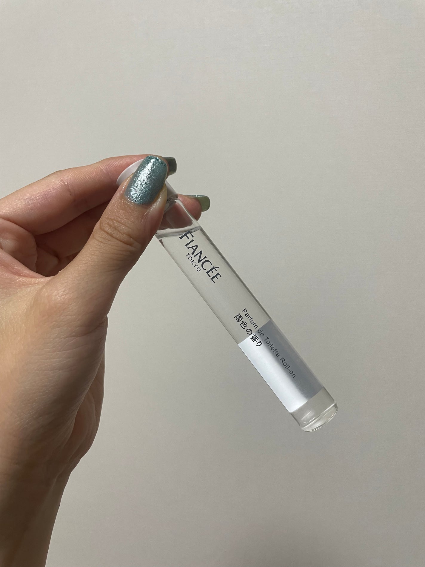 パルファンドトワレ ロールオン 雨色の香り/フィアンセ/香水を使ったクチコミ(2枚目)