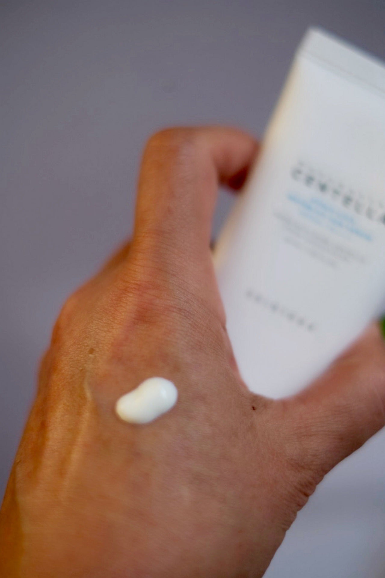 はち on LIPS 「【朝の肌に、まるで水光フィルター】韓国滞在中は大人の事情で常に..」(4枚目)