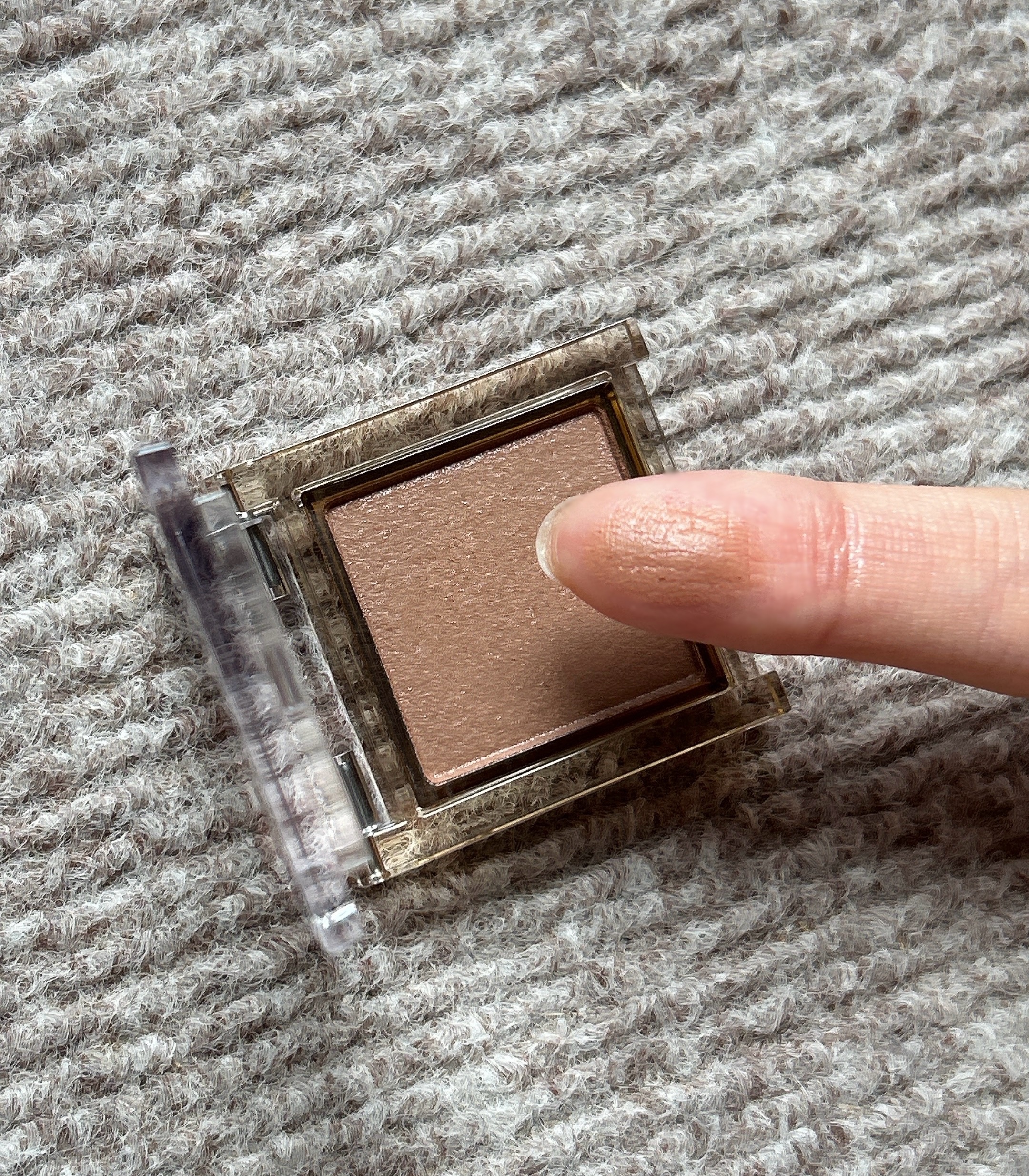 アイプランナー F04 サンダルウッド/excel/単色アイシャドウを使ったクチコミ（2枚目）