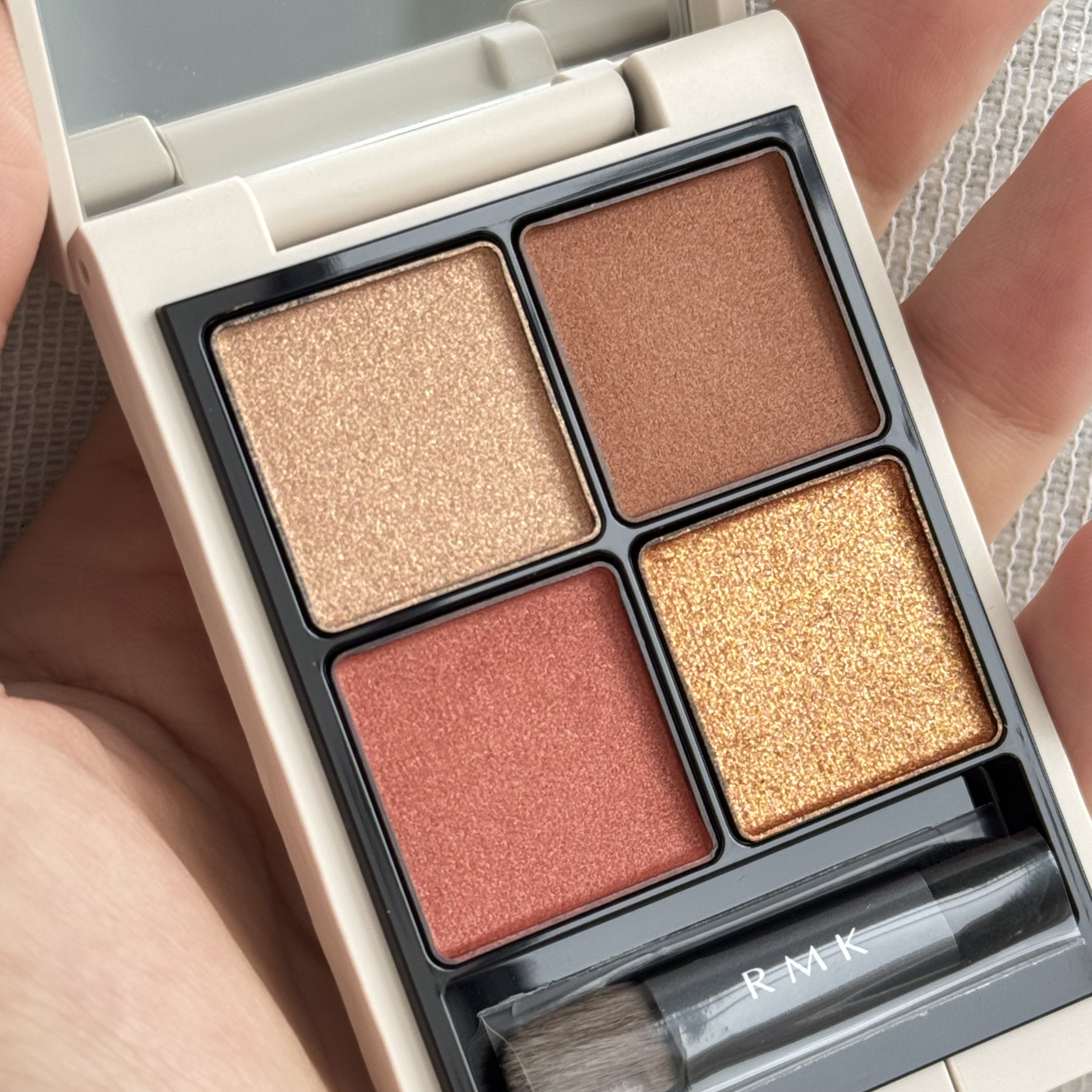 RMK シンクロマティック アイシャドウパレット/RMK/アイシャドウパレットを使ったクチコミ（2枚目）