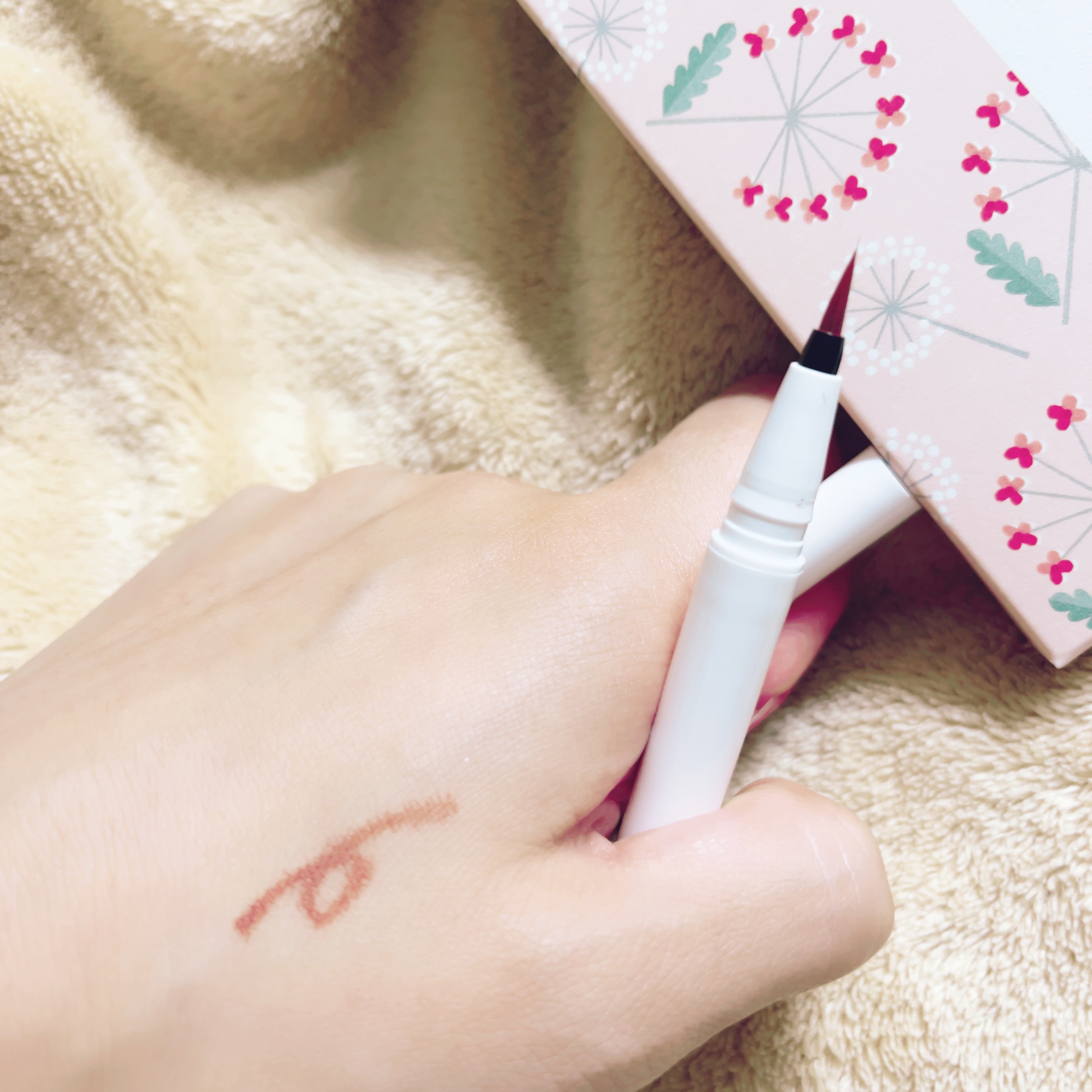 リキッドアイライナー コルク/ルルズコスメティコ/リキッドアイライナーを使ったクチコミ（2枚目）