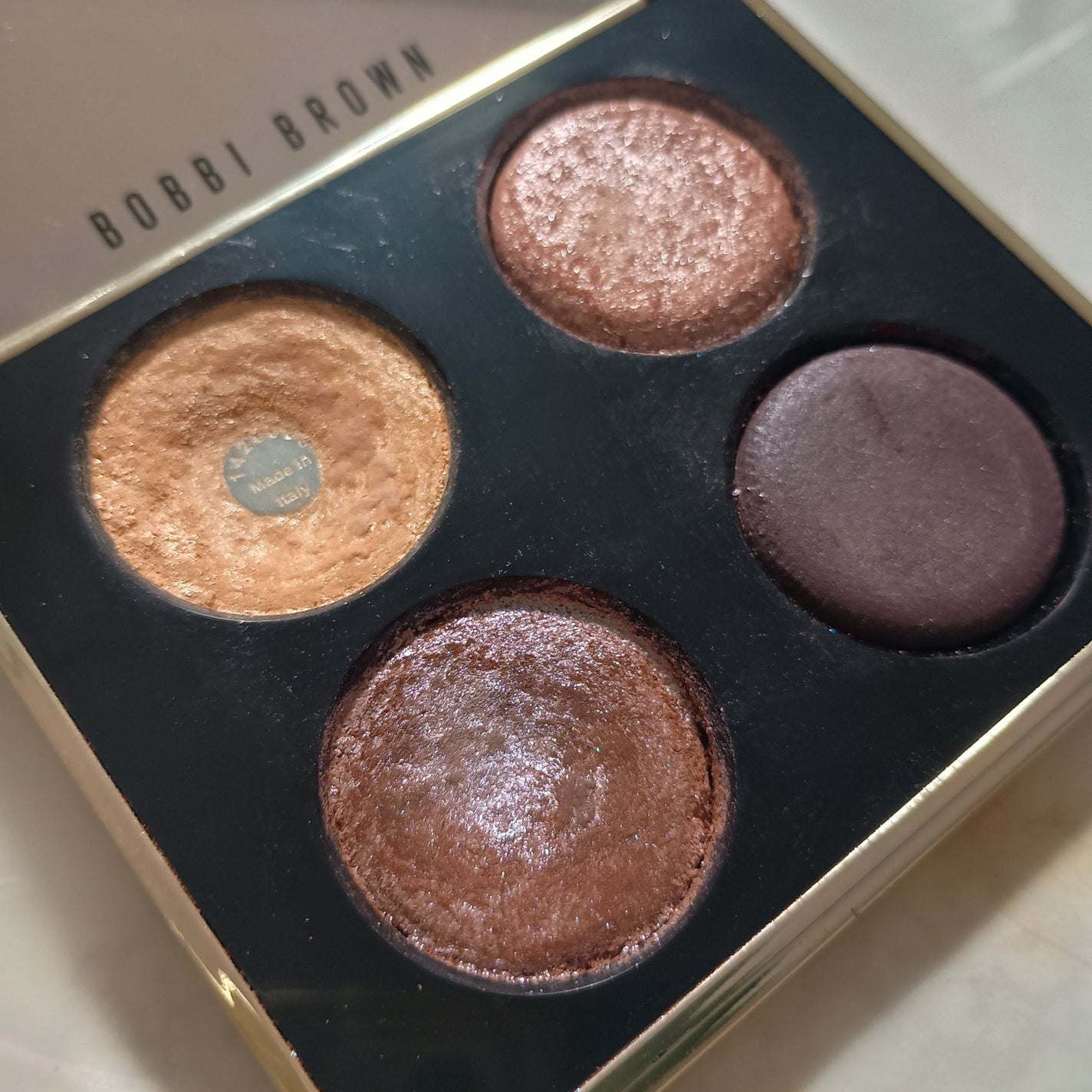 リュクス アイシャドウ クォード グロウ ウィズ ラブ コレクション/BOBBI BROWN/アイシャドウパレットを使ったクチコミ(1枚目)