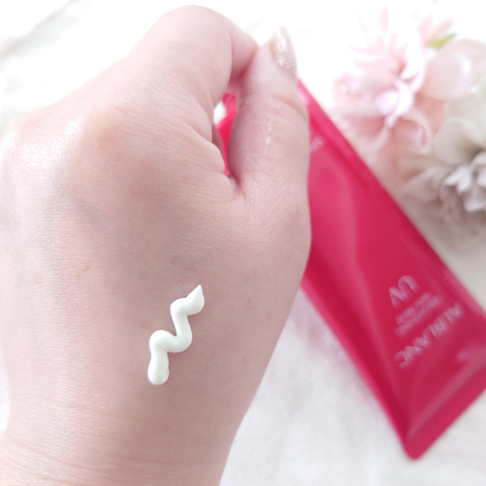 ALBLANC ブライトニングスキントリートUVのクチコミ「ALBLANC/アルブラン
ブライトニング スキントリート UV
日やけ止め(顔・からだ用)
.....」（3枚目）