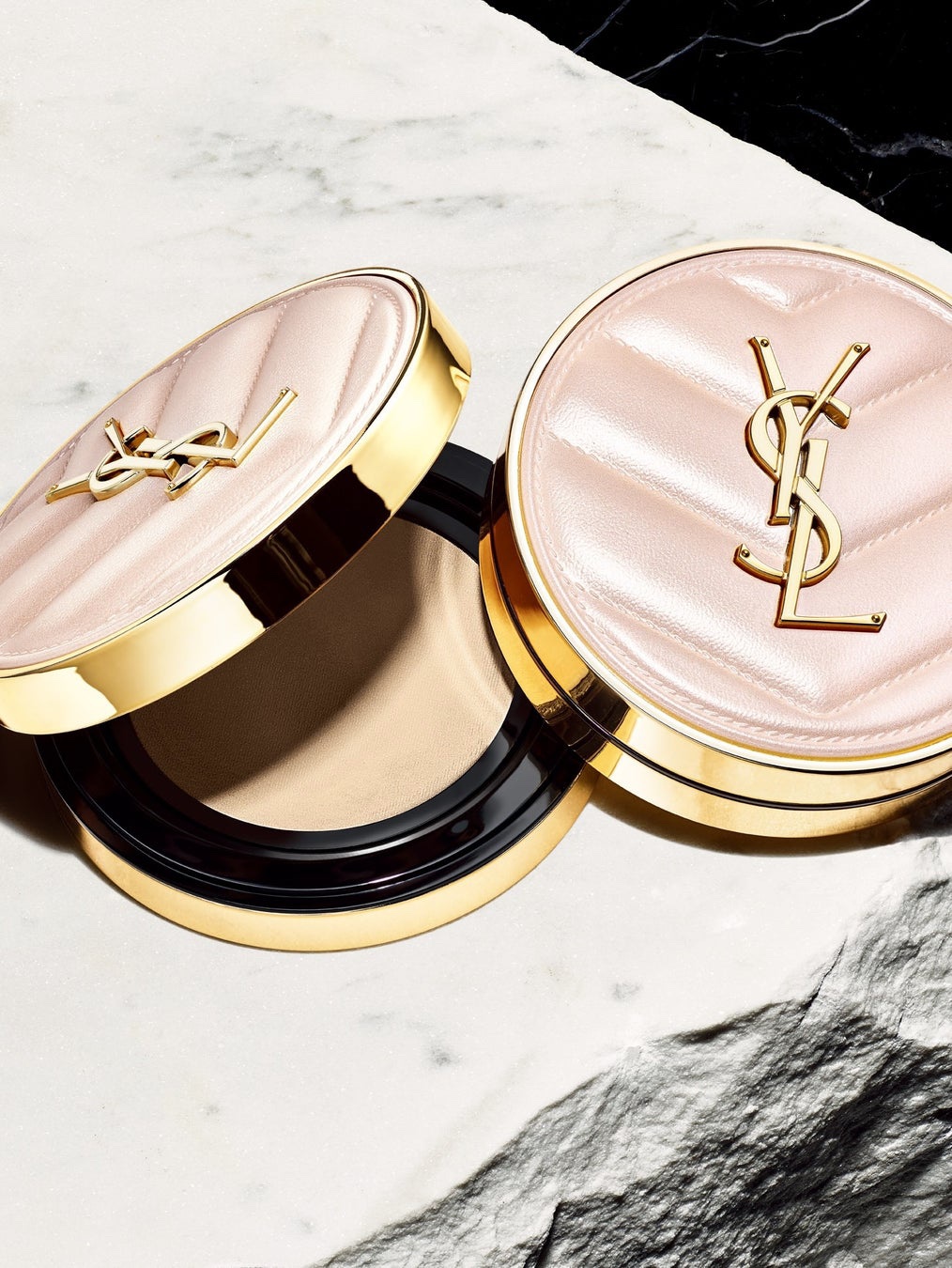 ラディアント タッチ グロウパクト/YVES SAINT LAURENT BEAUTE/クッションファンデーションを使ったクチコミ（1枚目）