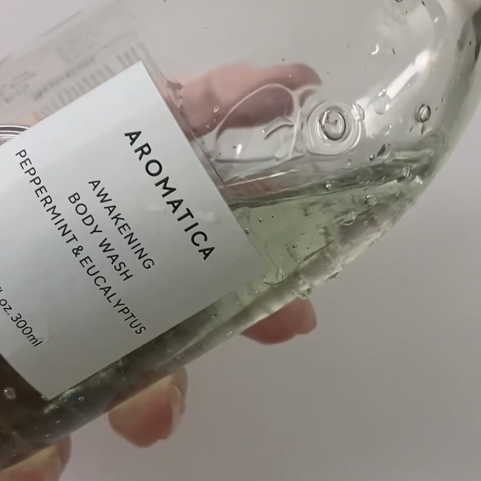 アウェイクニング ボディオイル ペパーミント＆ユーカリ（ボディオイル）/AROMATICA/ボディオイルを使ったクチコミ（1枚目）