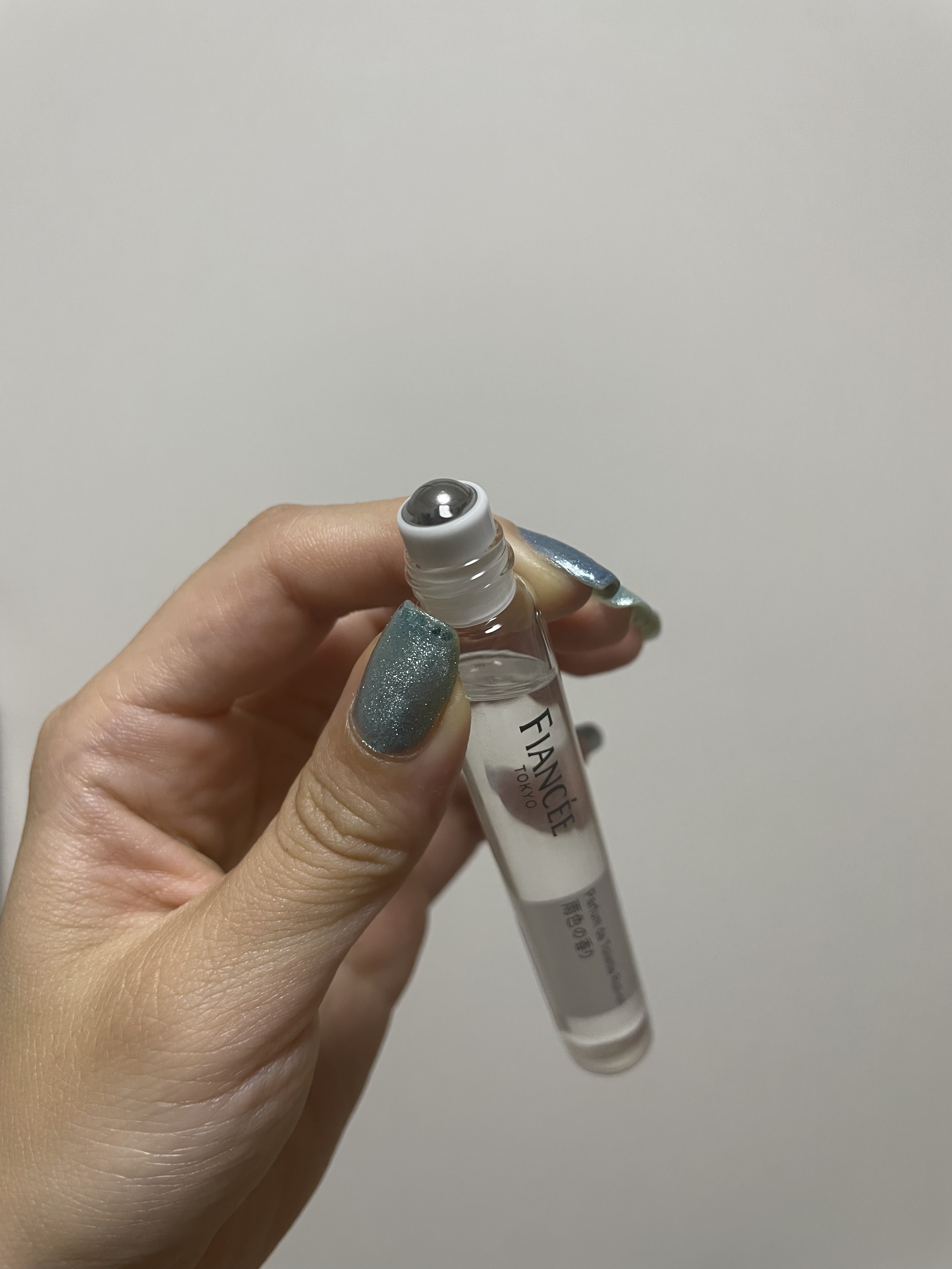 パルファンドトワレ ロールオン 雨色の香り/フィアンセ/香水を使ったクチコミ（3枚目）