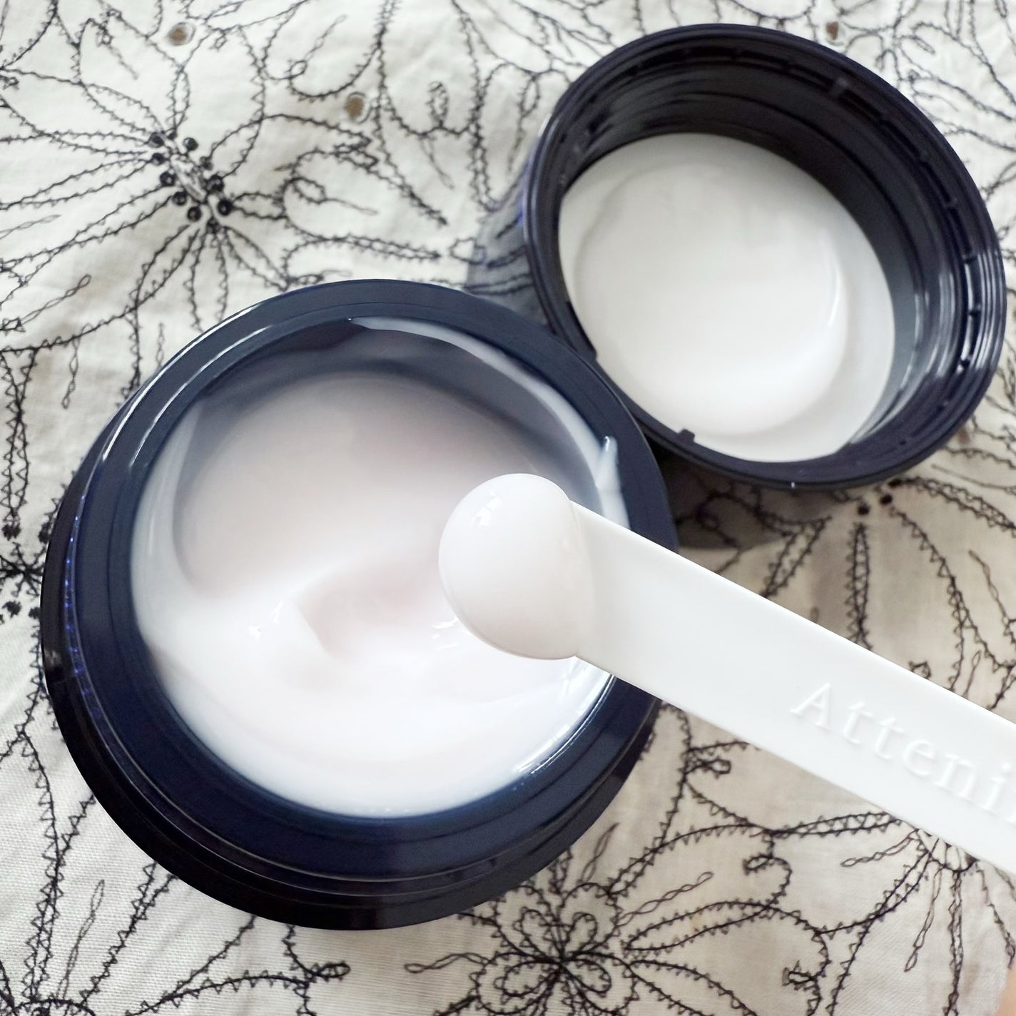 アテニア ミッドナイトモイスチャライザー/アテニア/フェイスクリームを使ったクチコミ(2枚目)