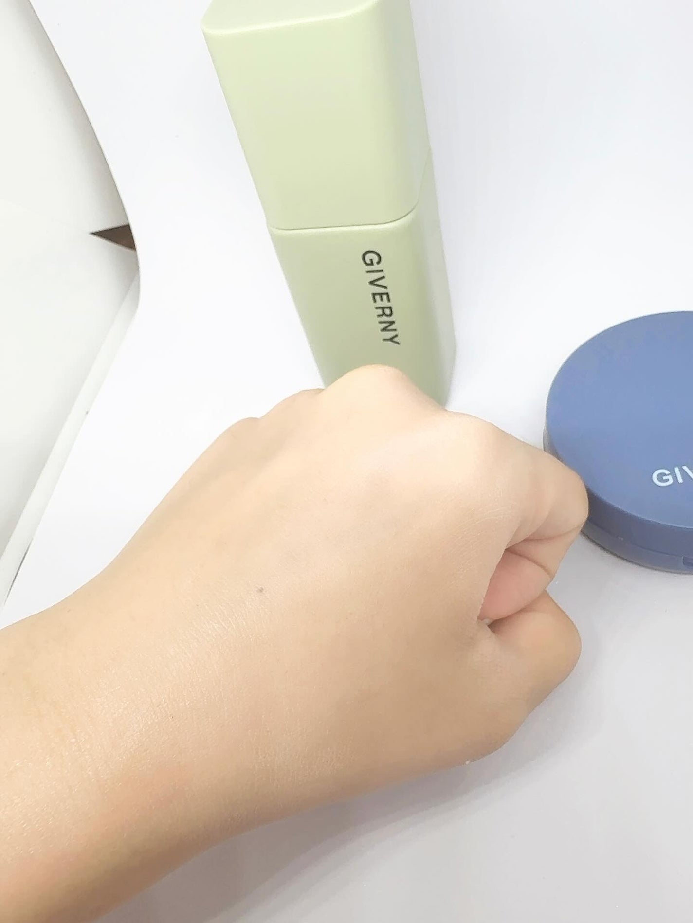 ジヴェルニー 密着カバーファンデーション/GIVERNY/リキッドファンデーションを使ったクチコミ(3枚目)