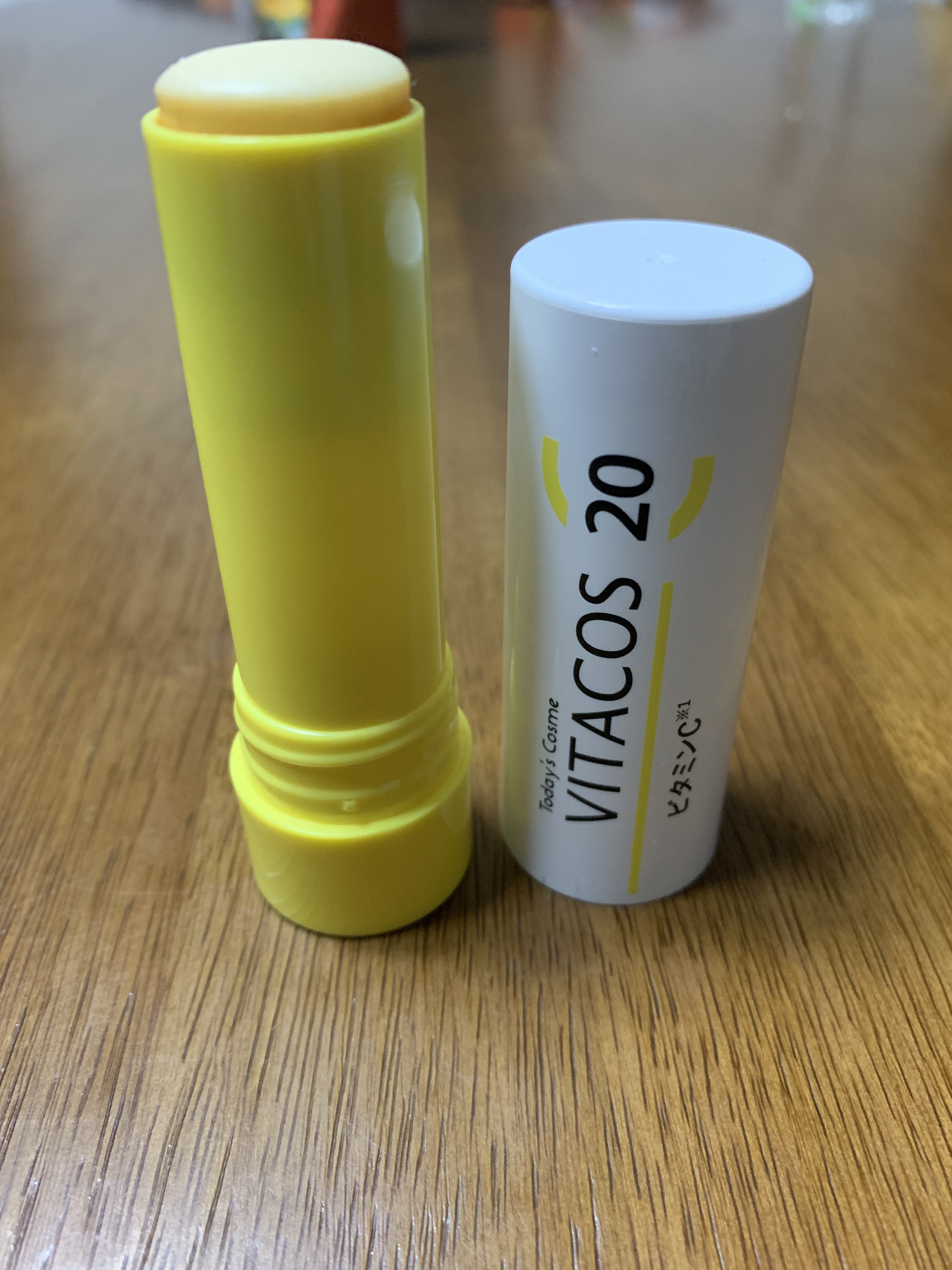 Today’s Cosme ビタコス20スティックのクチコミ「ガッツリ毎日紫外線あびてて
シミ予防に購入

スティックタイプでかなり強めにつく
冬場に使うと.....」（3枚目）