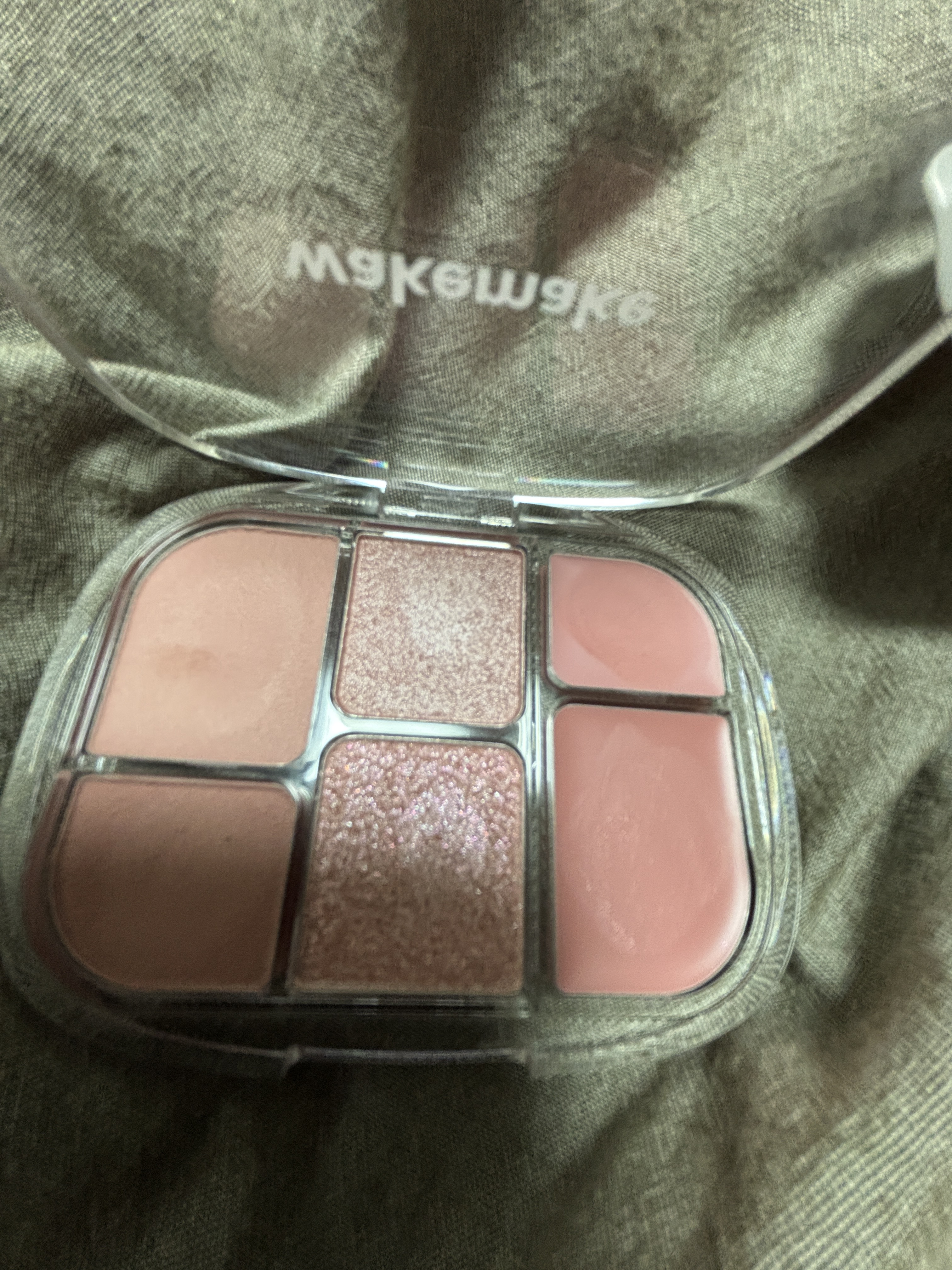 ソフトシアーマルチパレット/wakemake/アイシャドウパレットを使ったクチコミ（2枚目）