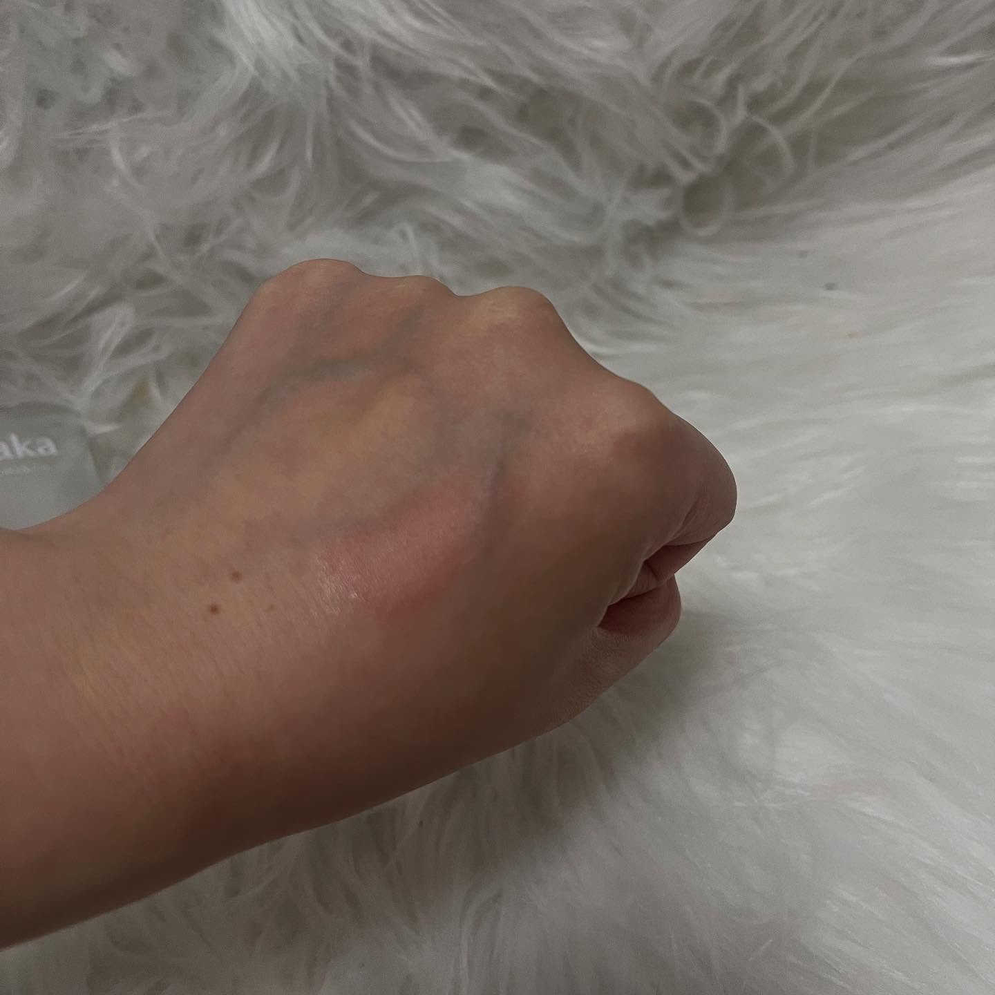 ラカ　マキシグレイヤーティント ＃611　オンリー/Laka/リップティントを使ったクチコミ（3枚目）