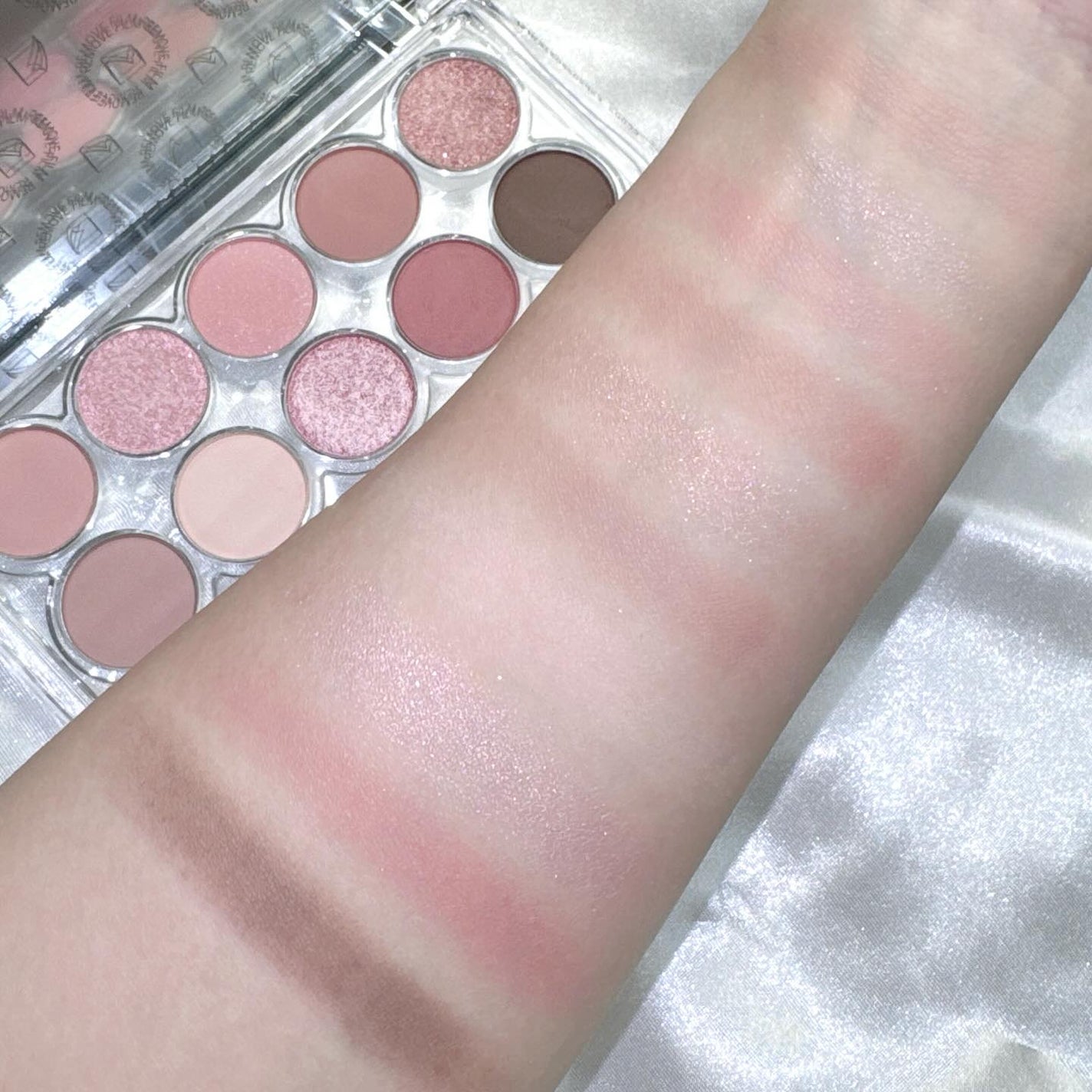 ライトオンアイズシャドウパレット/ルミル/アイシャドウパレットを使ったクチコミ(4枚目)