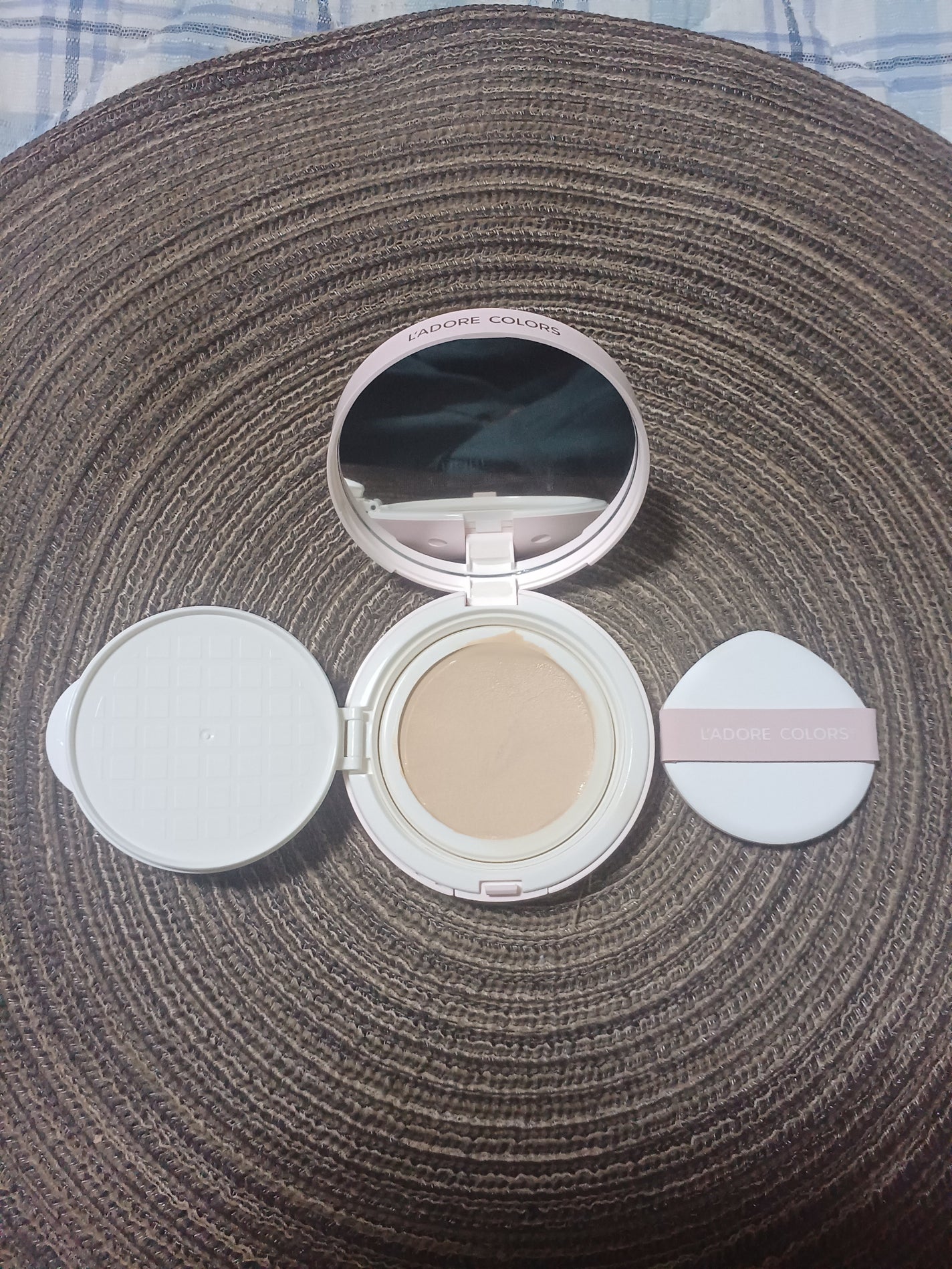 つっしー on LIPS 「レビュトレから、ラドレカラーさんの、クッションファンデーション..」(1枚目)