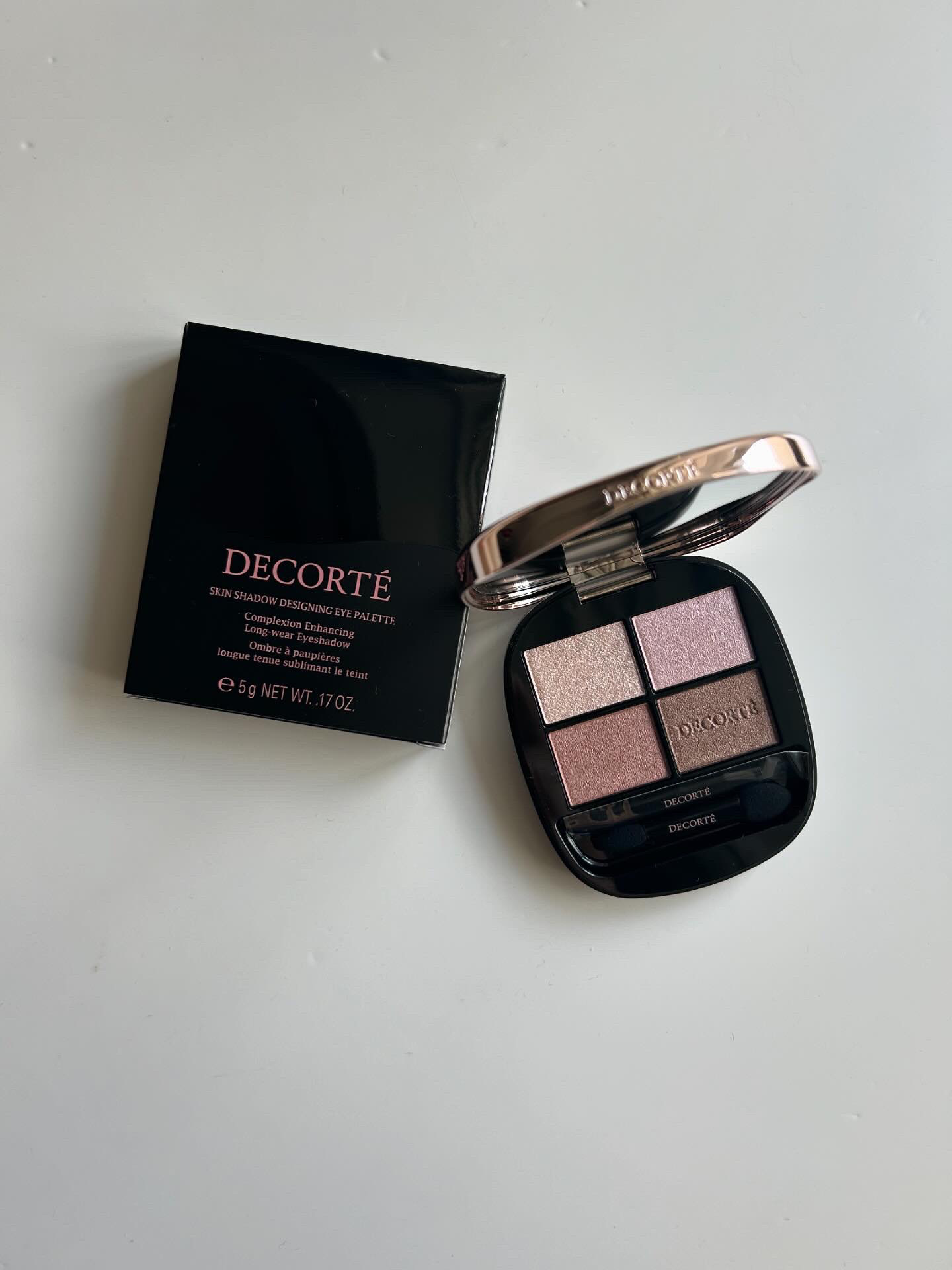 
DECORTÉ
コスメデコルテ スキンシャドウ デザイニング パレット
03
Wisteria
¥7,700
7月16日発売

待ちに待った発売日！

発売前、インフルエンサーの方がたくさん投稿していた01も迷ったし、
04も気になったし