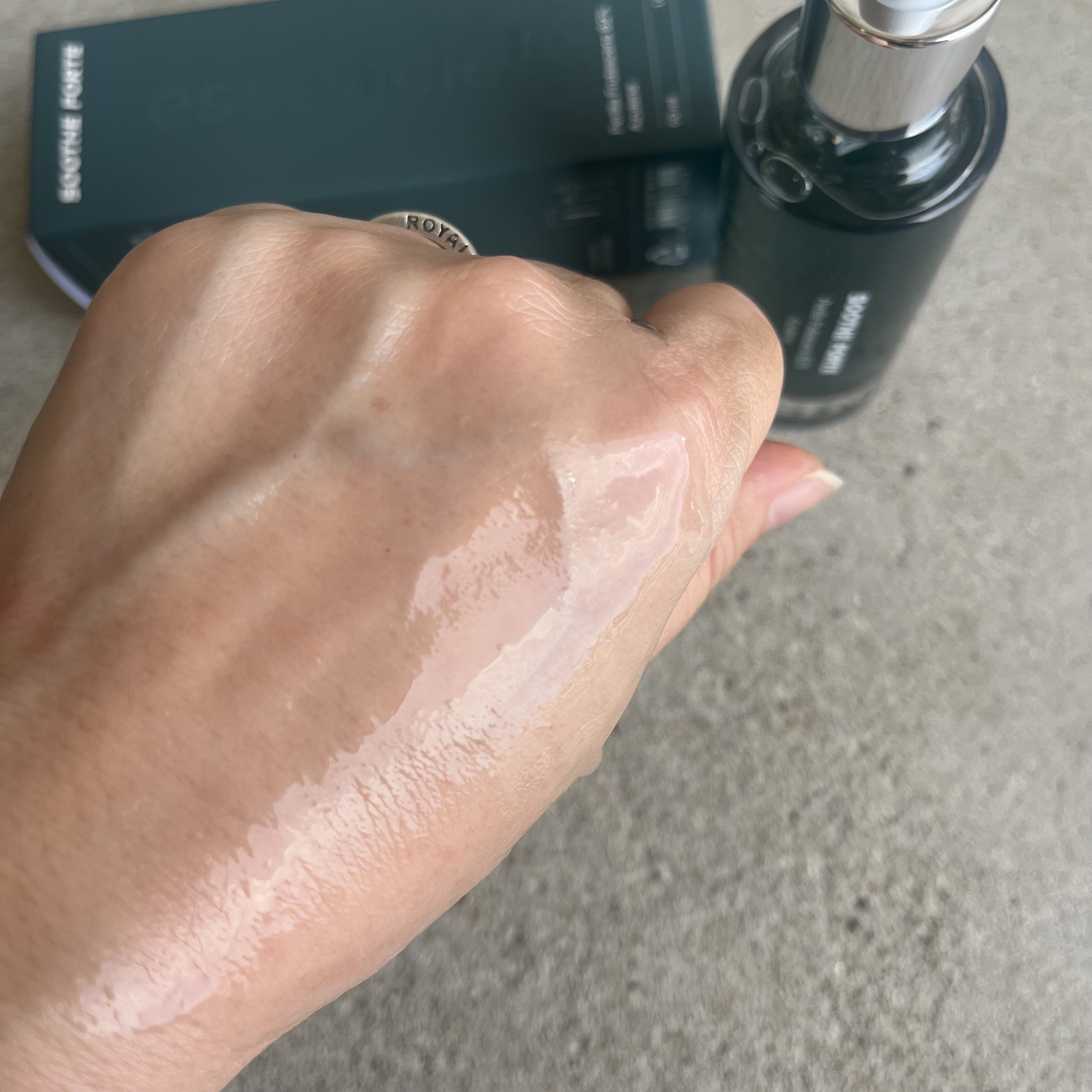 SOOTHE FORTE SERUM/essenciel/ブースター・導入液を使ったクチコミ（3枚目）