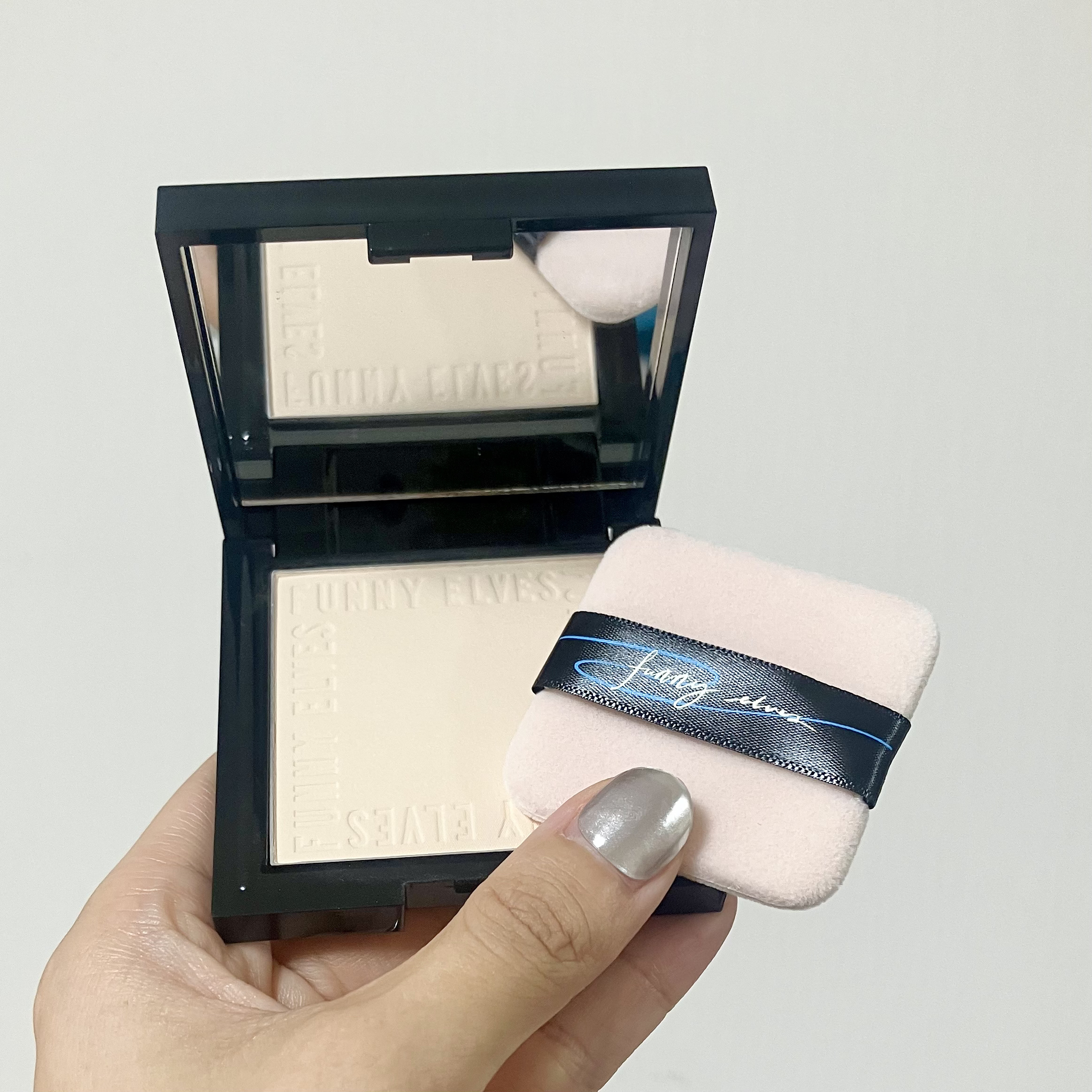 UVソフトマットプレストパウダー/FUNNY ELVES方里/プレストパウダーを使ったクチコミ（2枚目）