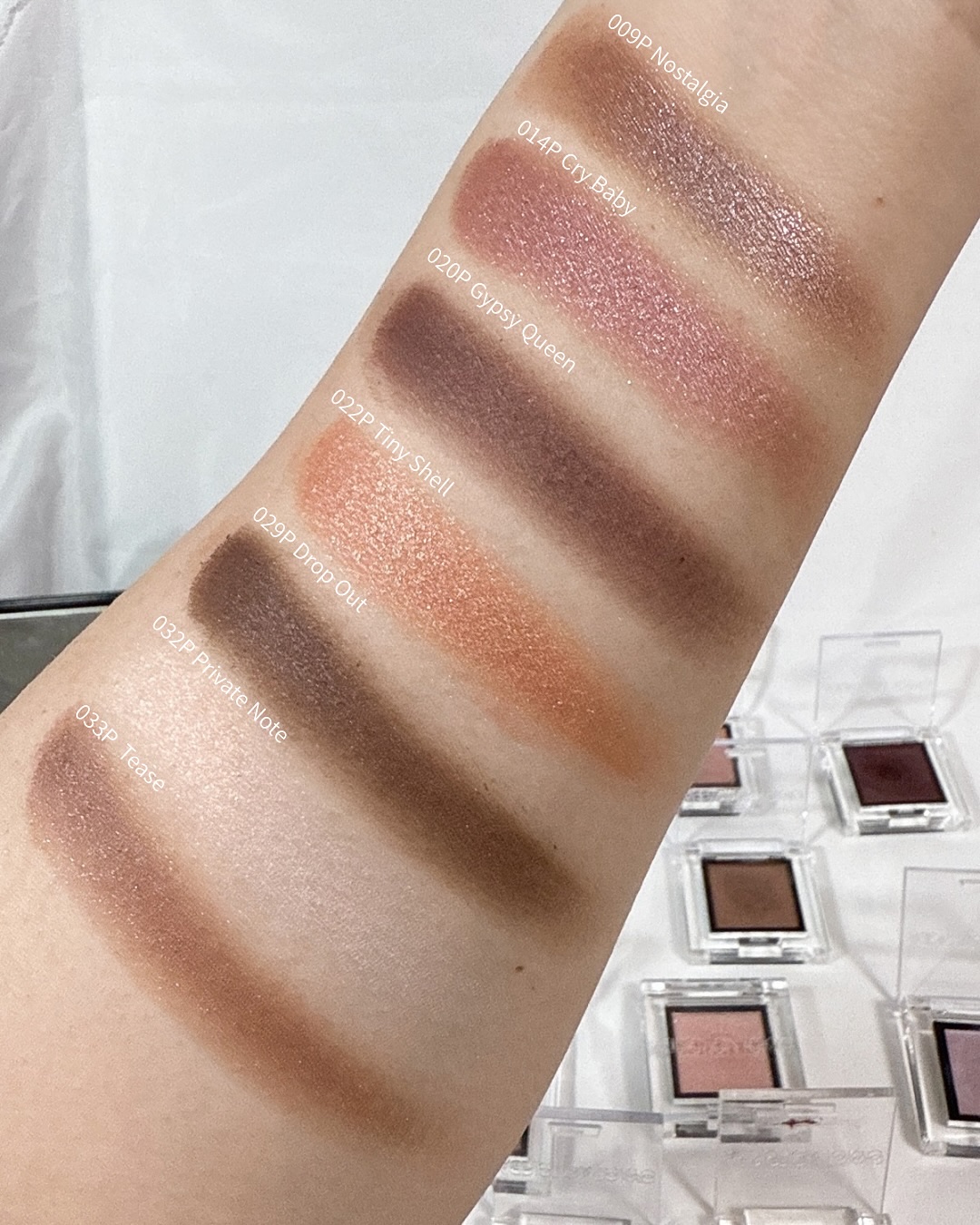 アディクション ザ アイシャドウ スパークル/ADDICTION/単色アイシャドウを使ったクチコミ（3枚目）