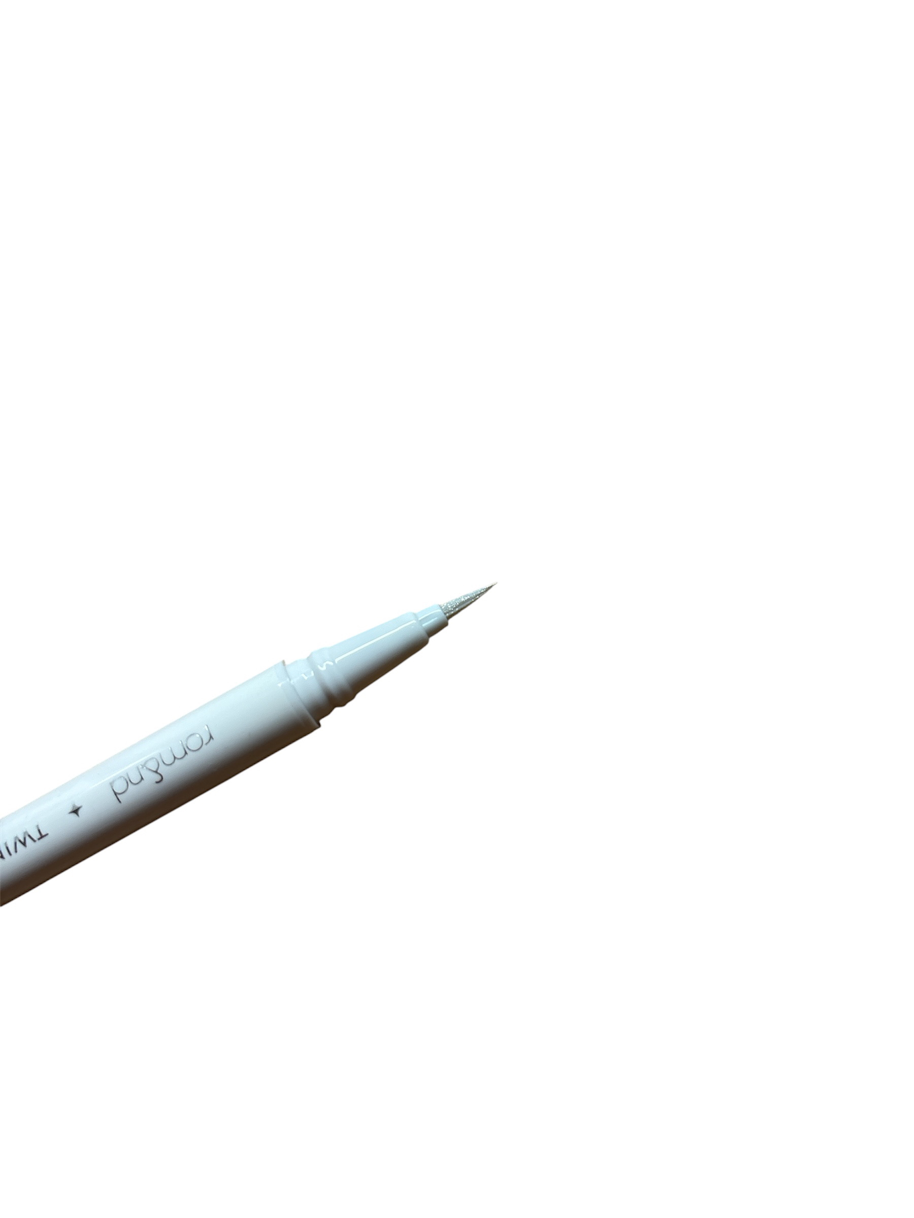 トゥインクルペンライナー #01 シルバーフレーク/rom&nd/リキッドアイライナーを使ったクチコミ（2枚目）