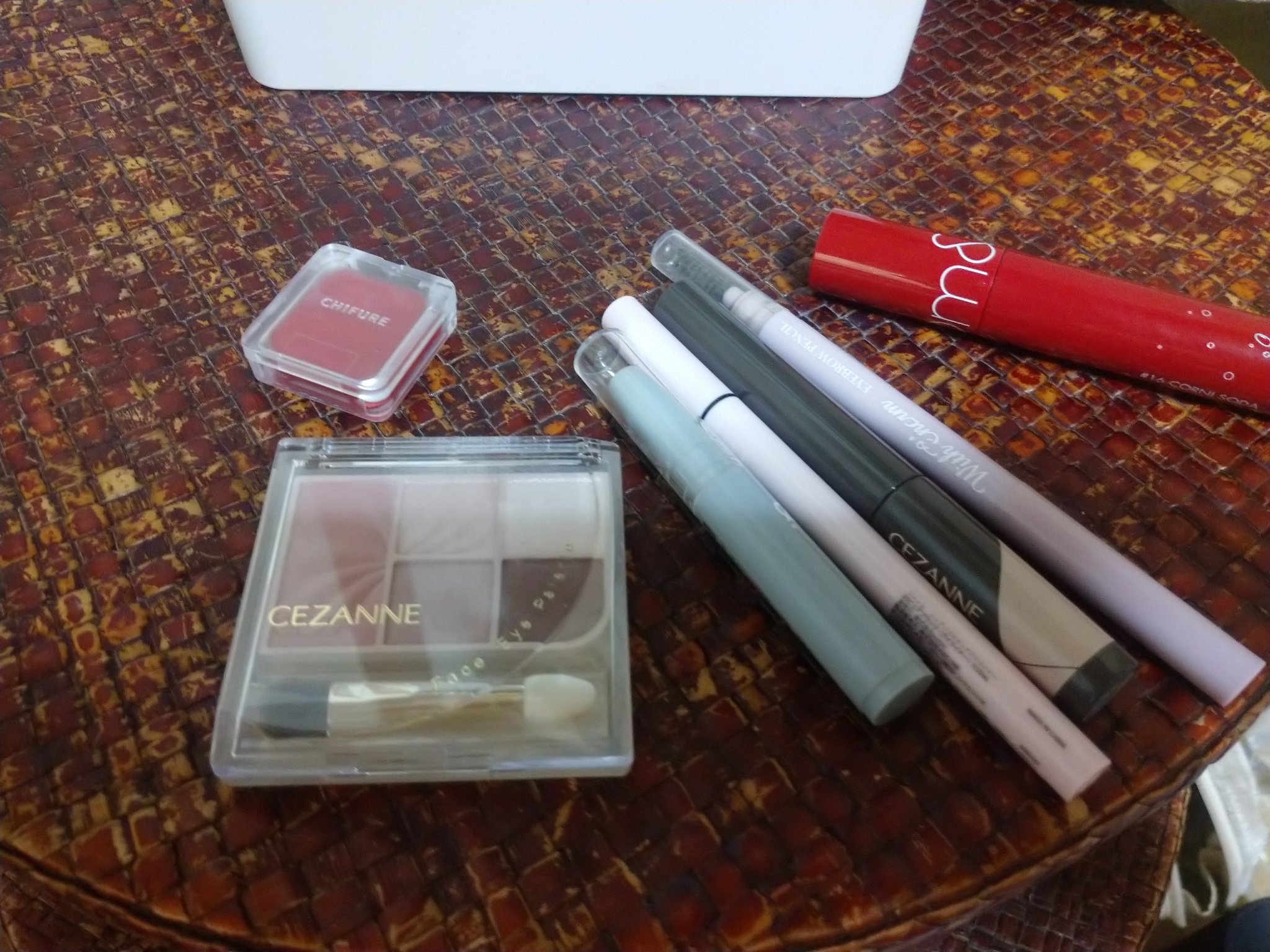 ジューシーラスティングティント/rom&nd/リップティントを使ったクチコミ（2枚目）