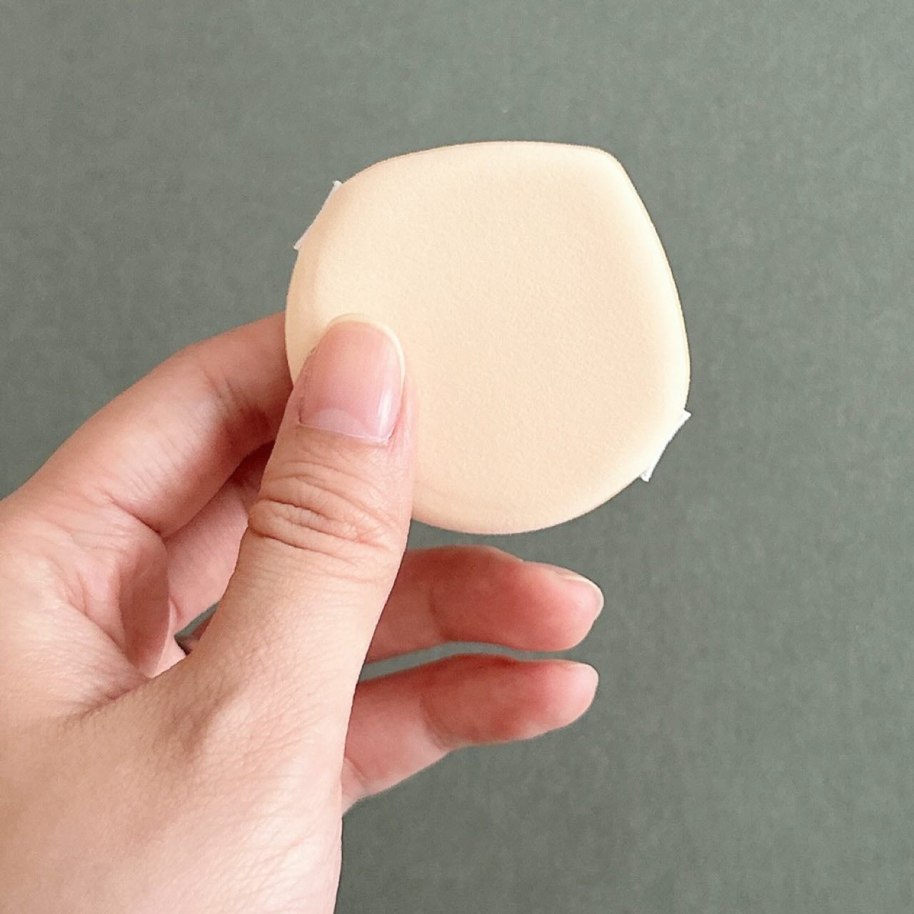 COSCOS UHDフルカバレッジクッション532(ナチュラルベージュ)/COSCOS/クッションファンデーションを使ったクチコミ(5枚目)