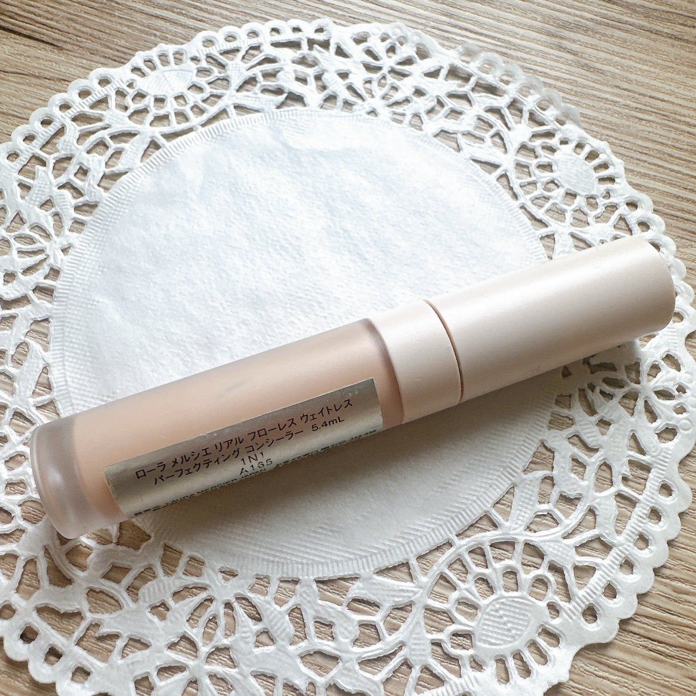 リアル フローレス ウェイトレス パーフェクティング コンシーラー/ローラ メルシエ/リキッドコンシーラーを使ったクチコミ(3枚目)