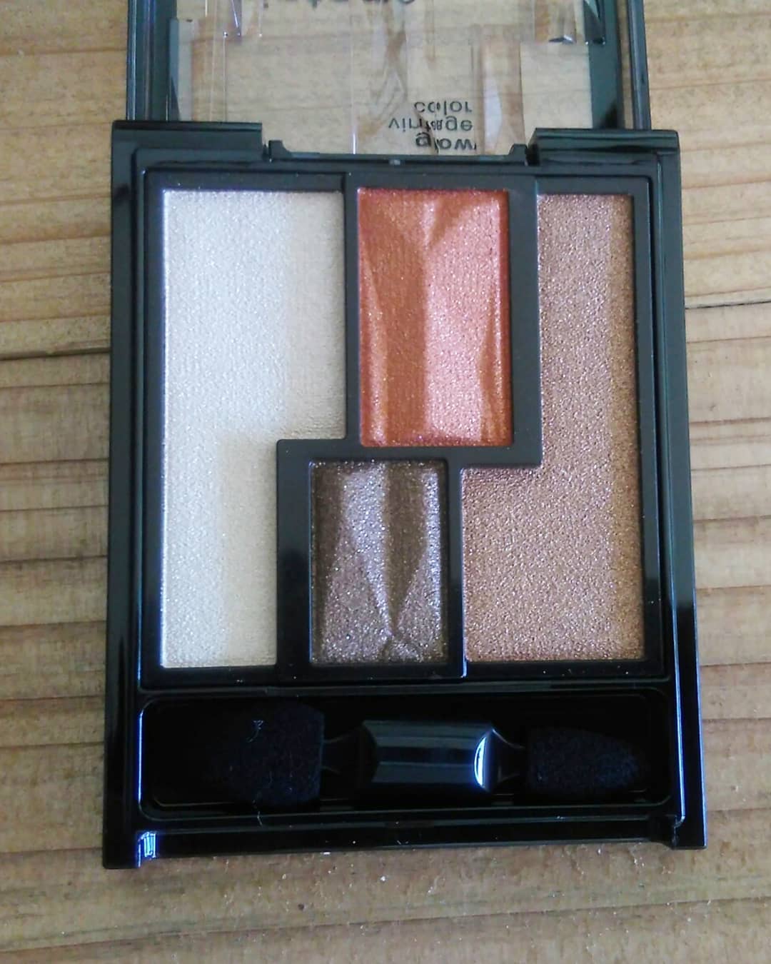 ヴィンテージモードアイズ/KATE/アイシャドウパレットを使ったクチコミ（2枚目）