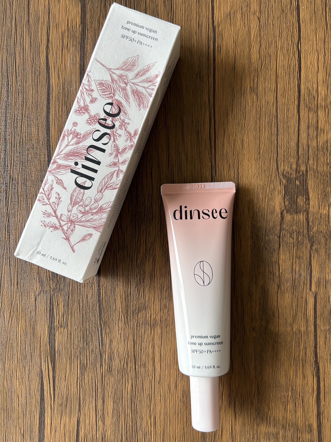 プレミ アムビーガン トーンアップ日焼け止め SPF50+PA++++/dinsee/日焼け止めミルクを使ったクチコミ（1枚目）