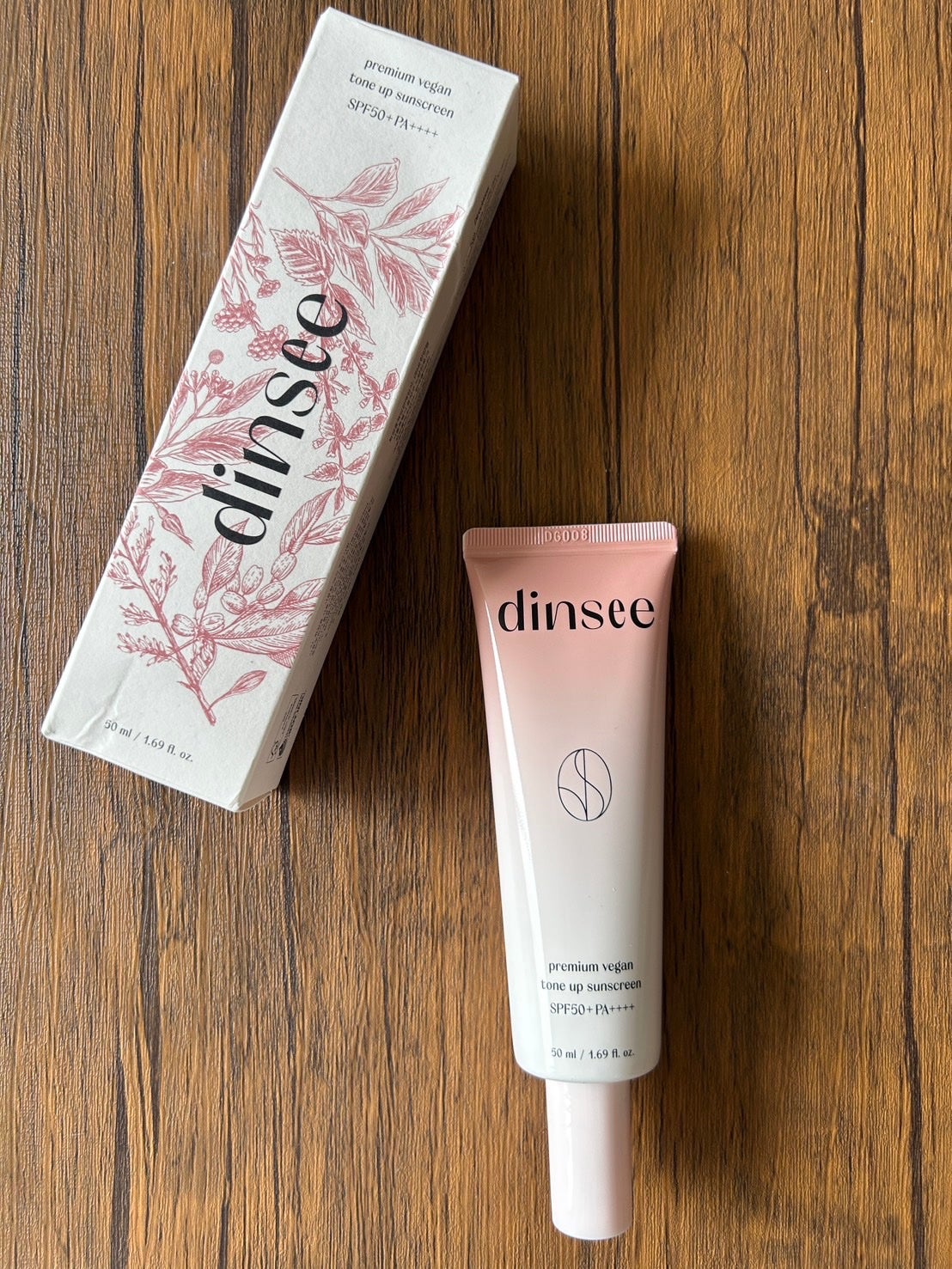 プレミ アムビーガン トーンアップ日焼け止め SPF50+PA++++/dinsee/日焼け止めミルクを使ったクチコミ(1枚目)