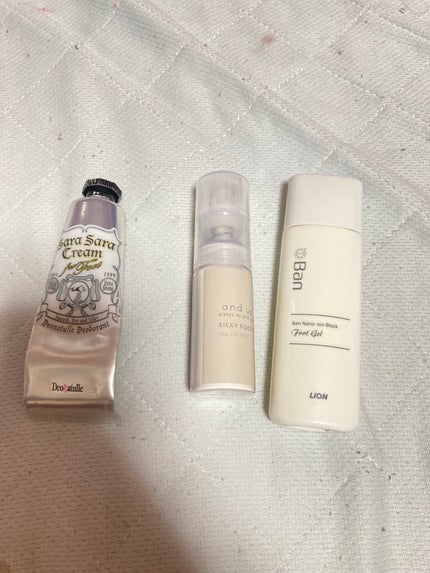 Ban 汗ブロック足用ジェルのクチコミ「足汗対策グッズ番付ー!
エントリーNo.1 デオナチュレ 足指さらさらクリーム(左)
・.....」(1枚目)