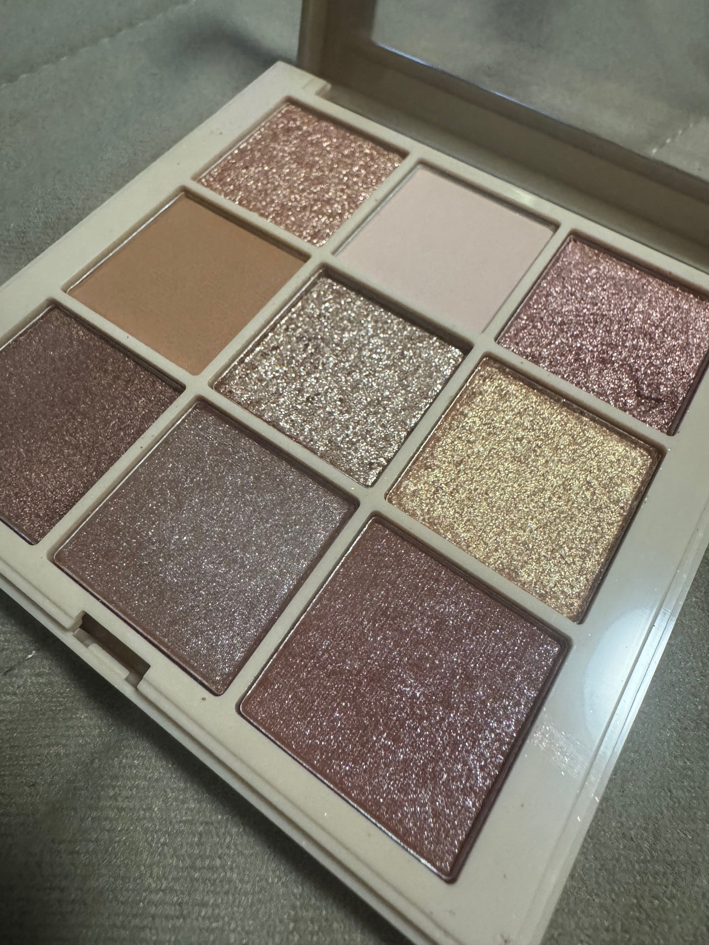 9色アイシャドウ/Étoile Rose/パウダーアイシャドウを使ったクチコミ(1枚目)