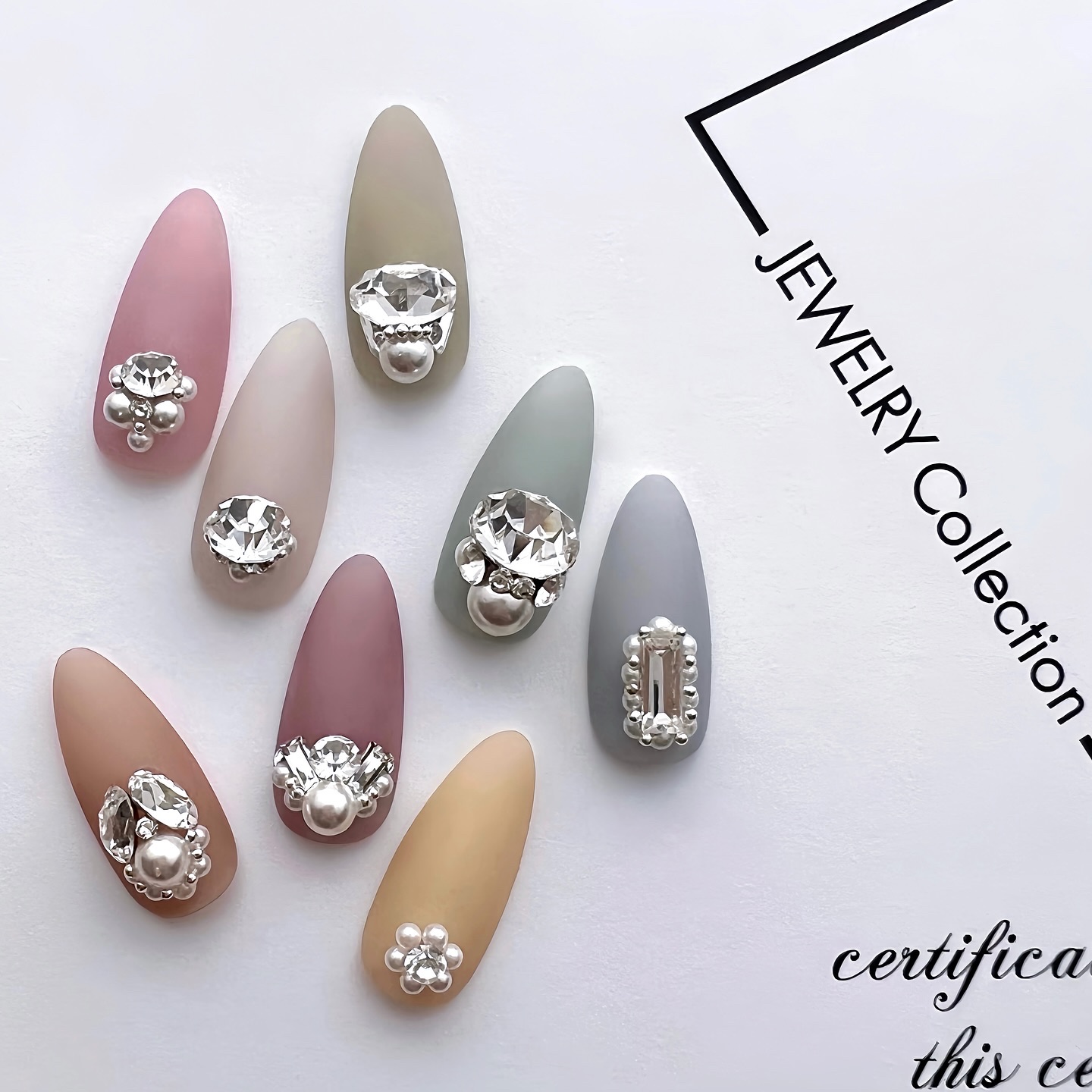 #ビジューネイル,#パールネイル,#アクセサリーネイル,#夏ネイル,#大人可愛いネイルのネイルデザイン