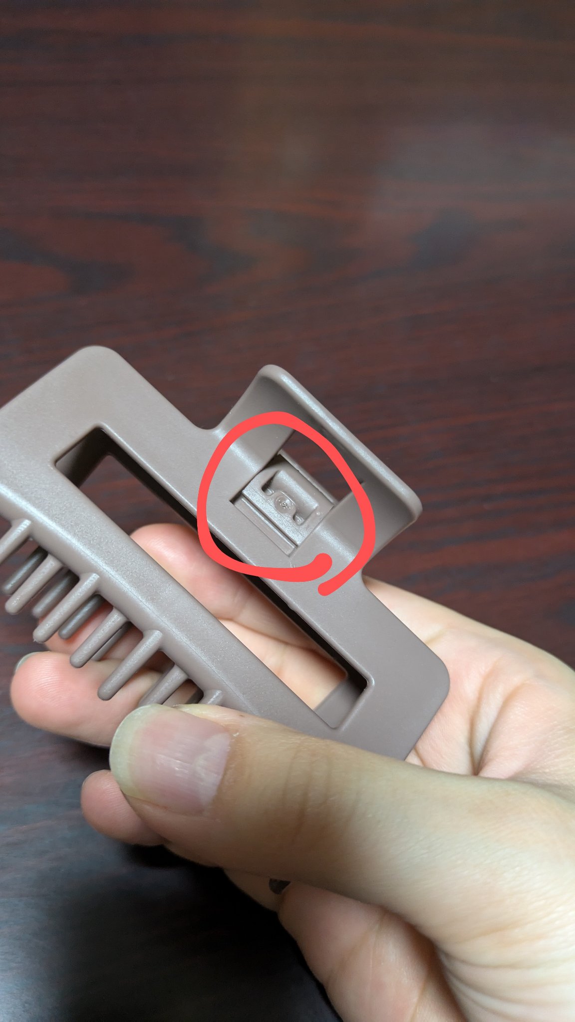 髪になじませるトリートメントコームつきヘアクリップ/DAISO/ヘアコームを使ったクチコミ（2枚目）