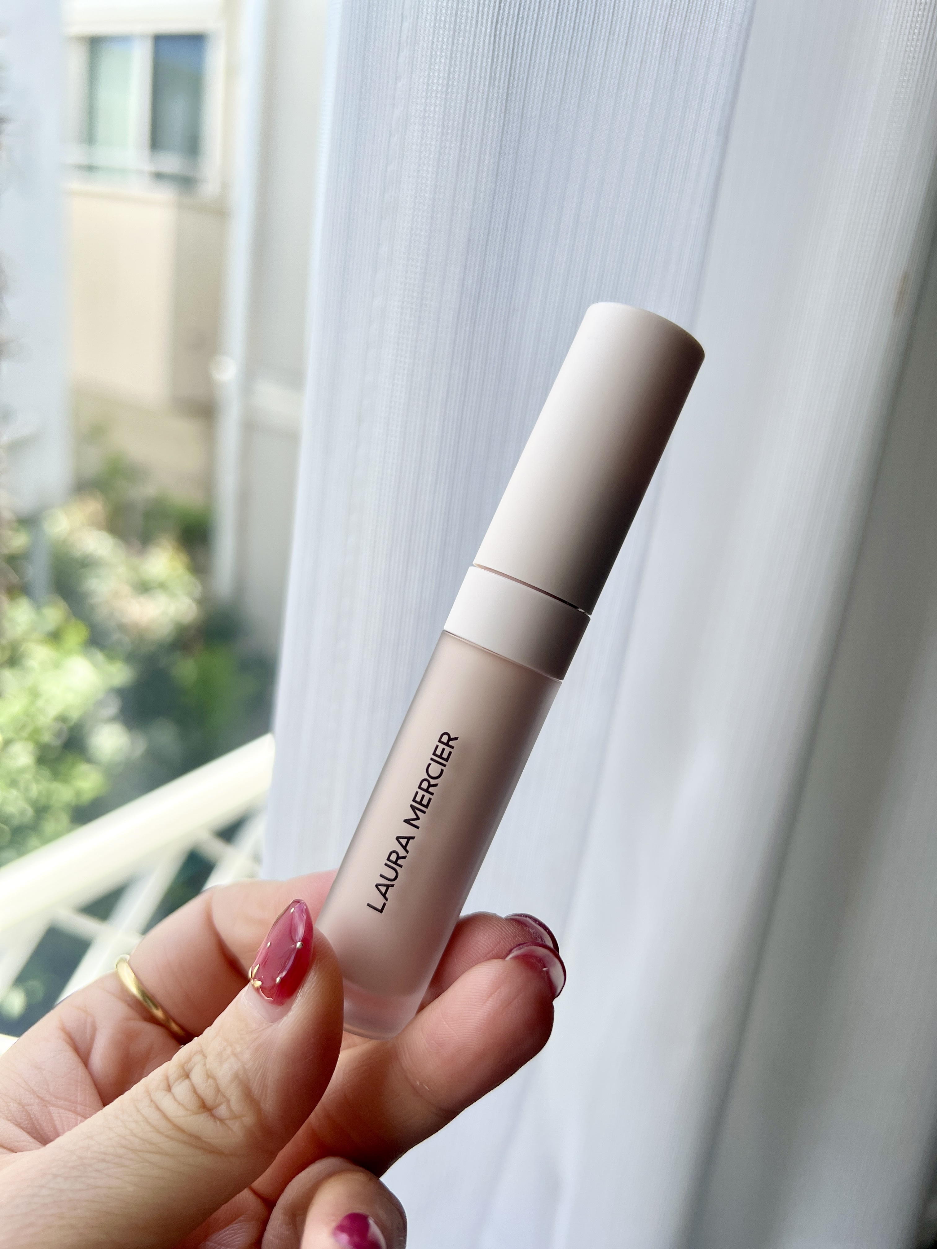 リアル フローレス ウェイトレス パーフェクティング コンシーラー 0N1/ローラ メルシエ/リキッドコンシーラーを使ったクチコミ（1枚目）