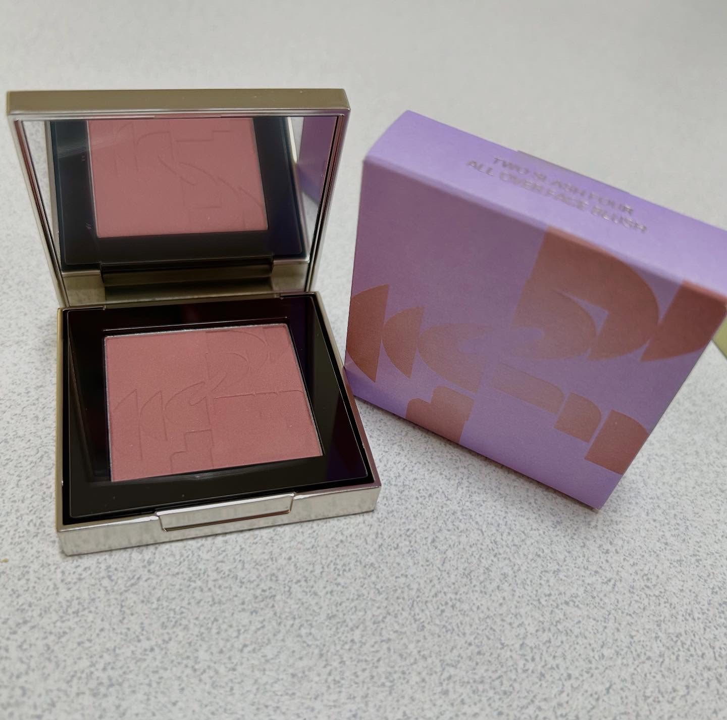 オールオーバーフェイスブラッシュ/TWO SLASH FOUR/パウダーチークを使ったクチコミ（2枚目）