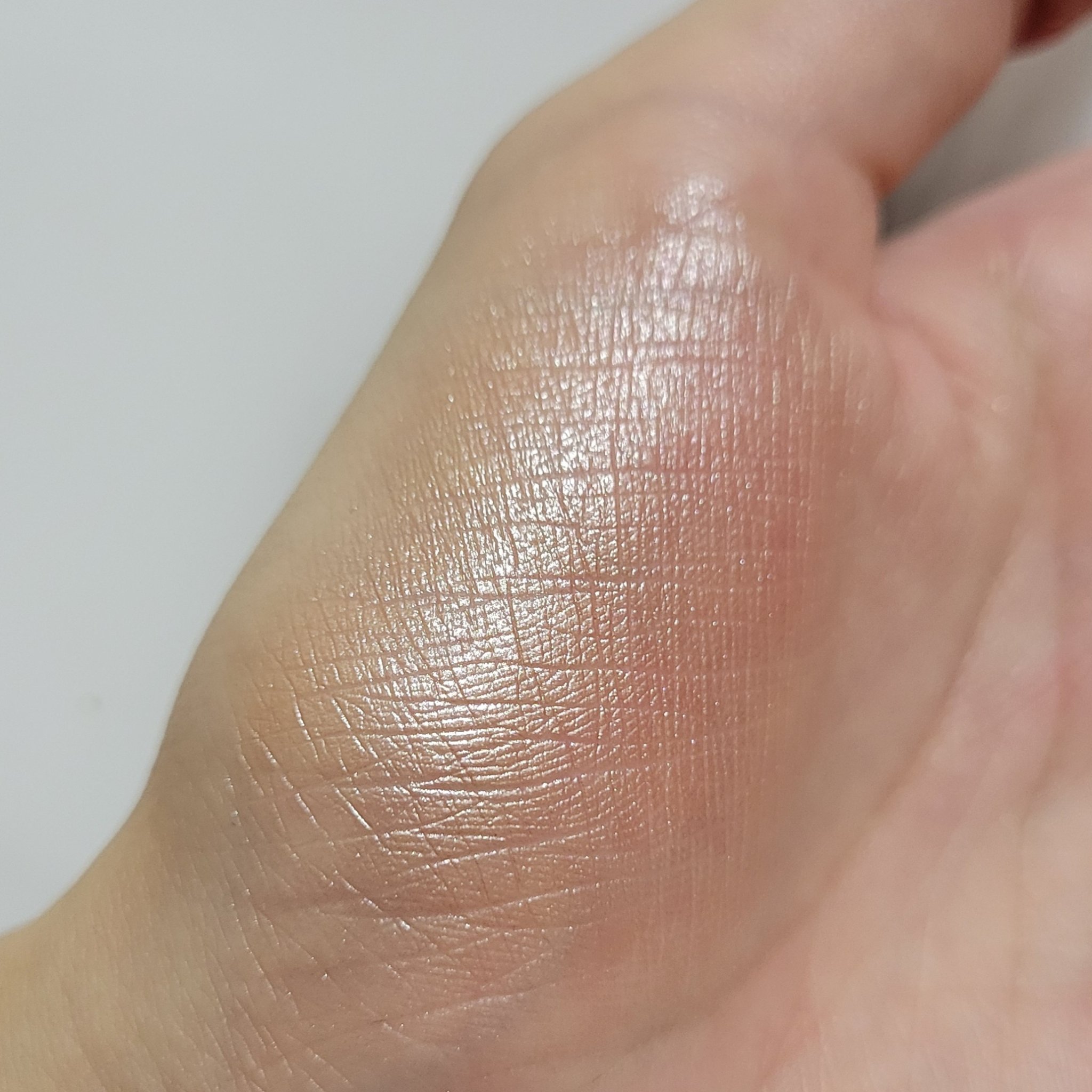 NARS ライトリフレクティング ルミナイジングパウダー/NARS/パウダーハイライトを使ったクチコミ（3枚目）