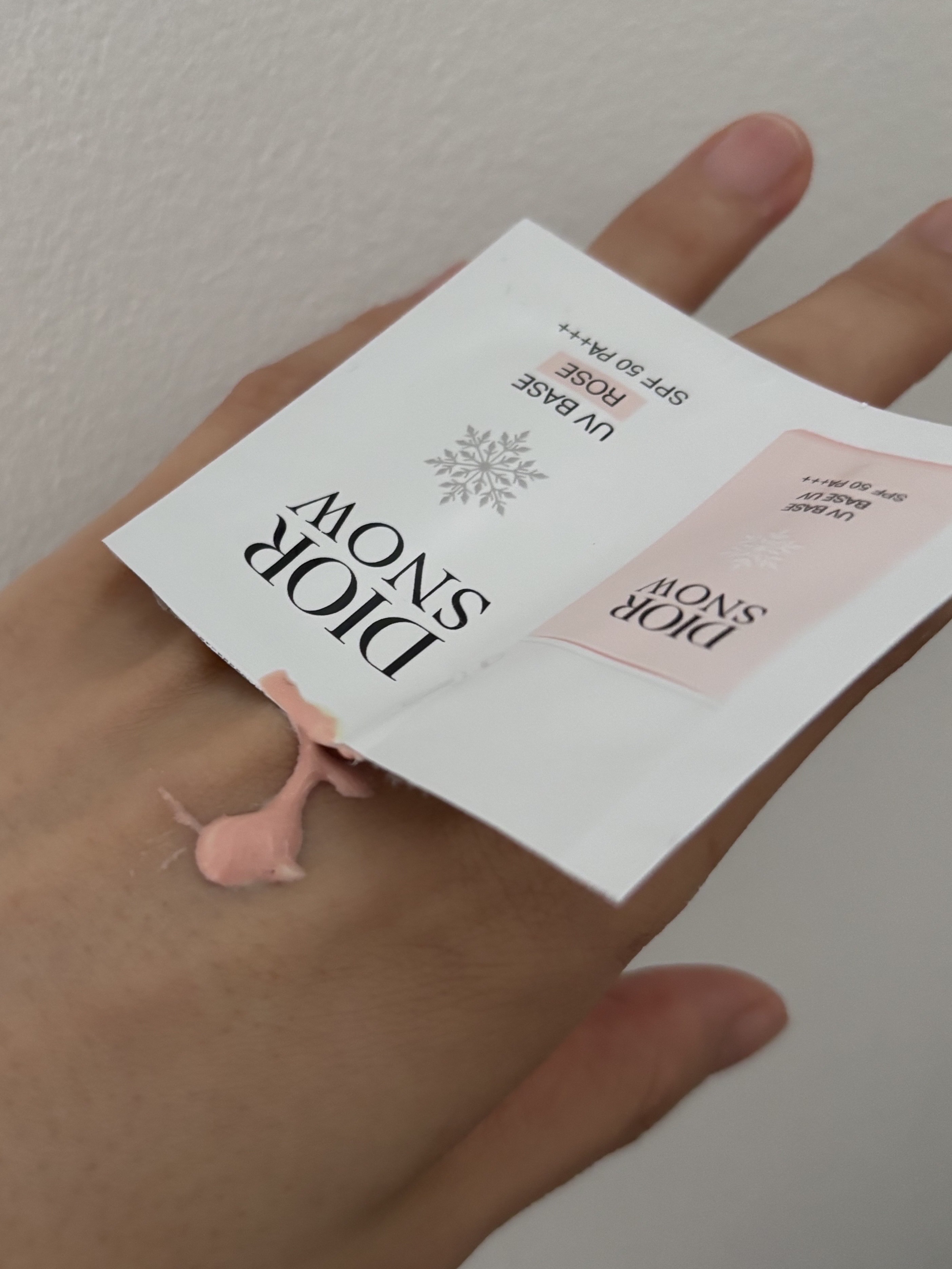 ディオール スノー UV ベース SPF50/ PA+++/Dior/ベースメイクを使ったクチコミ（3枚目）