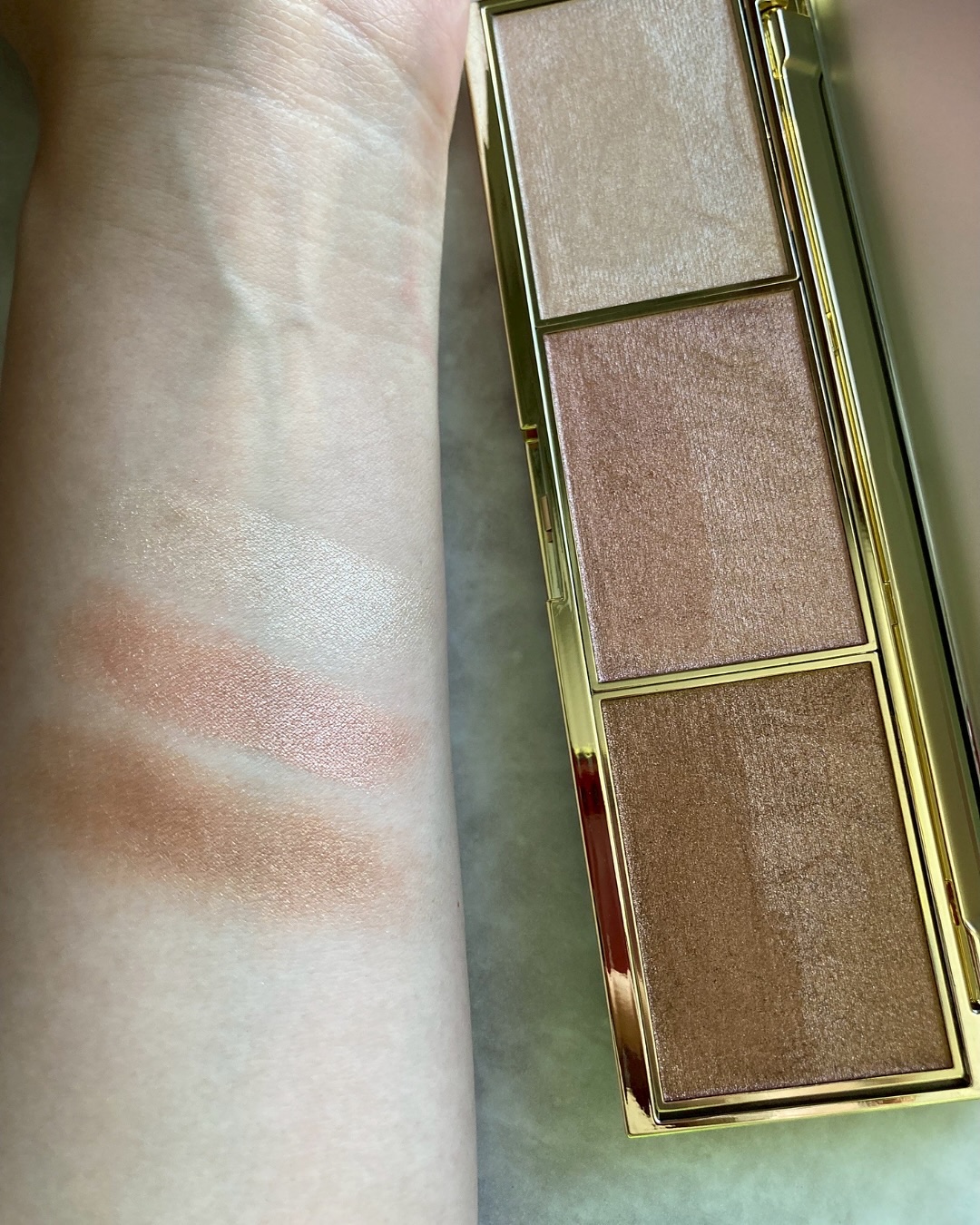 シマー アンド グロウ フェイス パレット/ローラ メルシエ/パウダーハイライトを使ったクチコミ（3枚目）