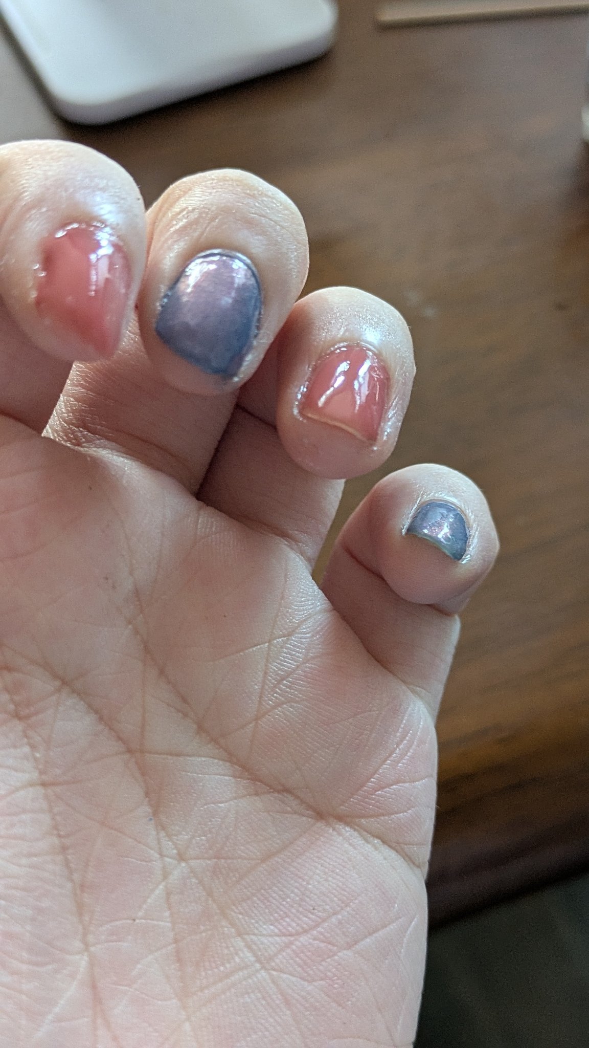 カラフルネイルズ/キャンメイク/マニキュアを使ったクチコミ（2枚目）