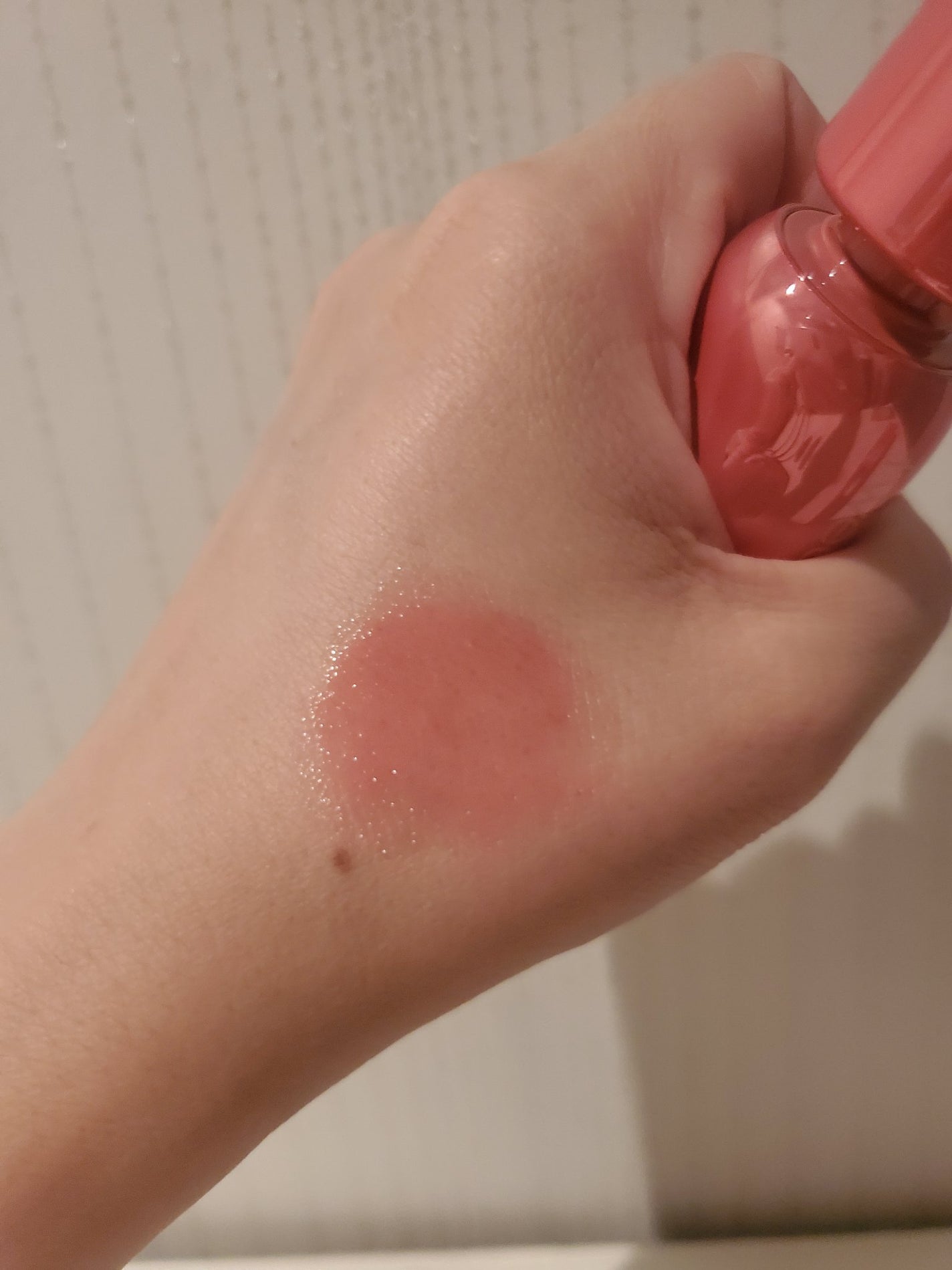 フィー 3Dボリューミンググロス/fwee/リップグロスを使ったクチコミ(4枚目)