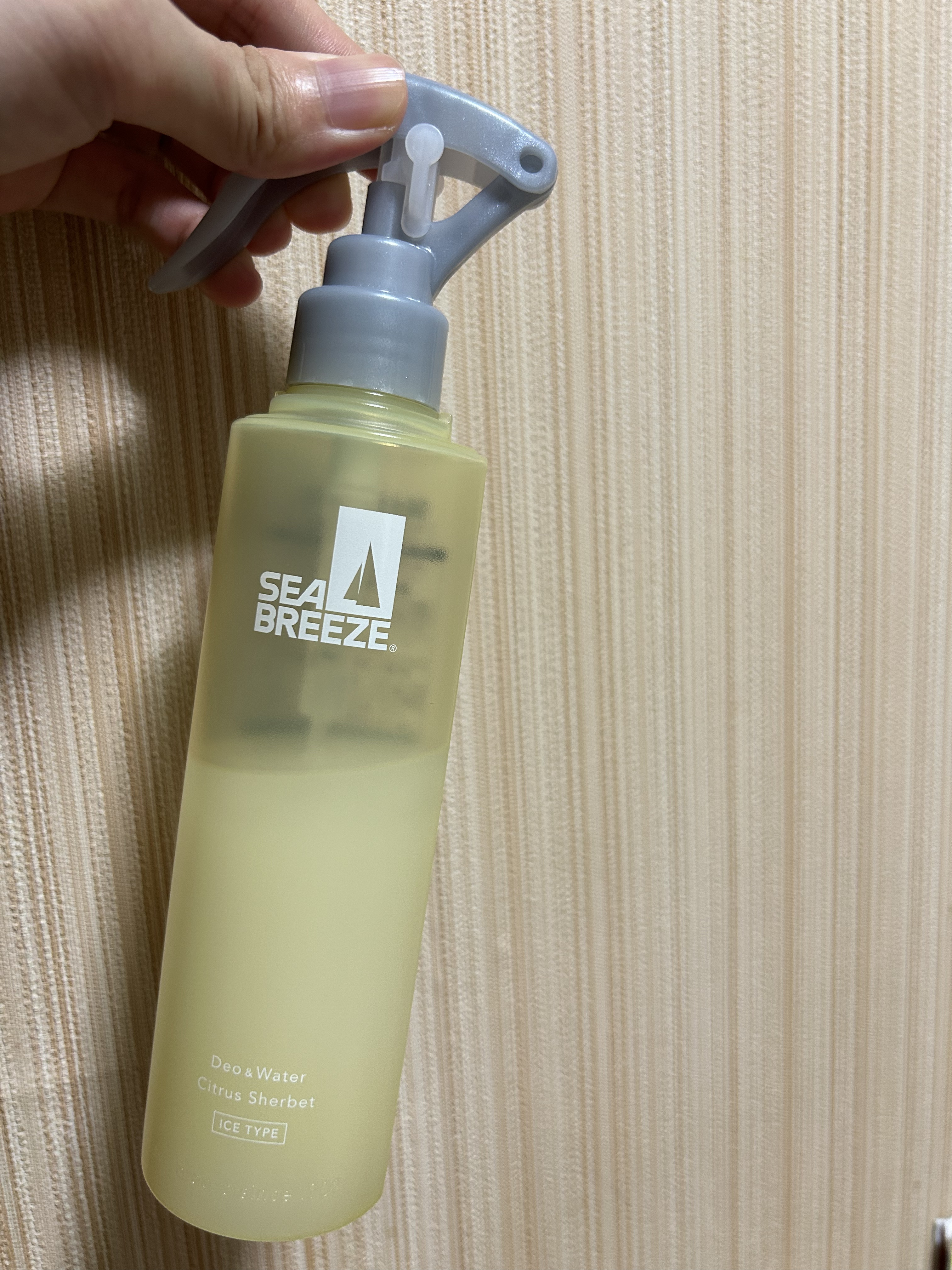 シーブリーズ デオ＆ウォーターＩＥ シトラスシャーベット（トリガー）/シーブリーズ/デオドラント・制汗剤を使ったクチコミ（1枚目）