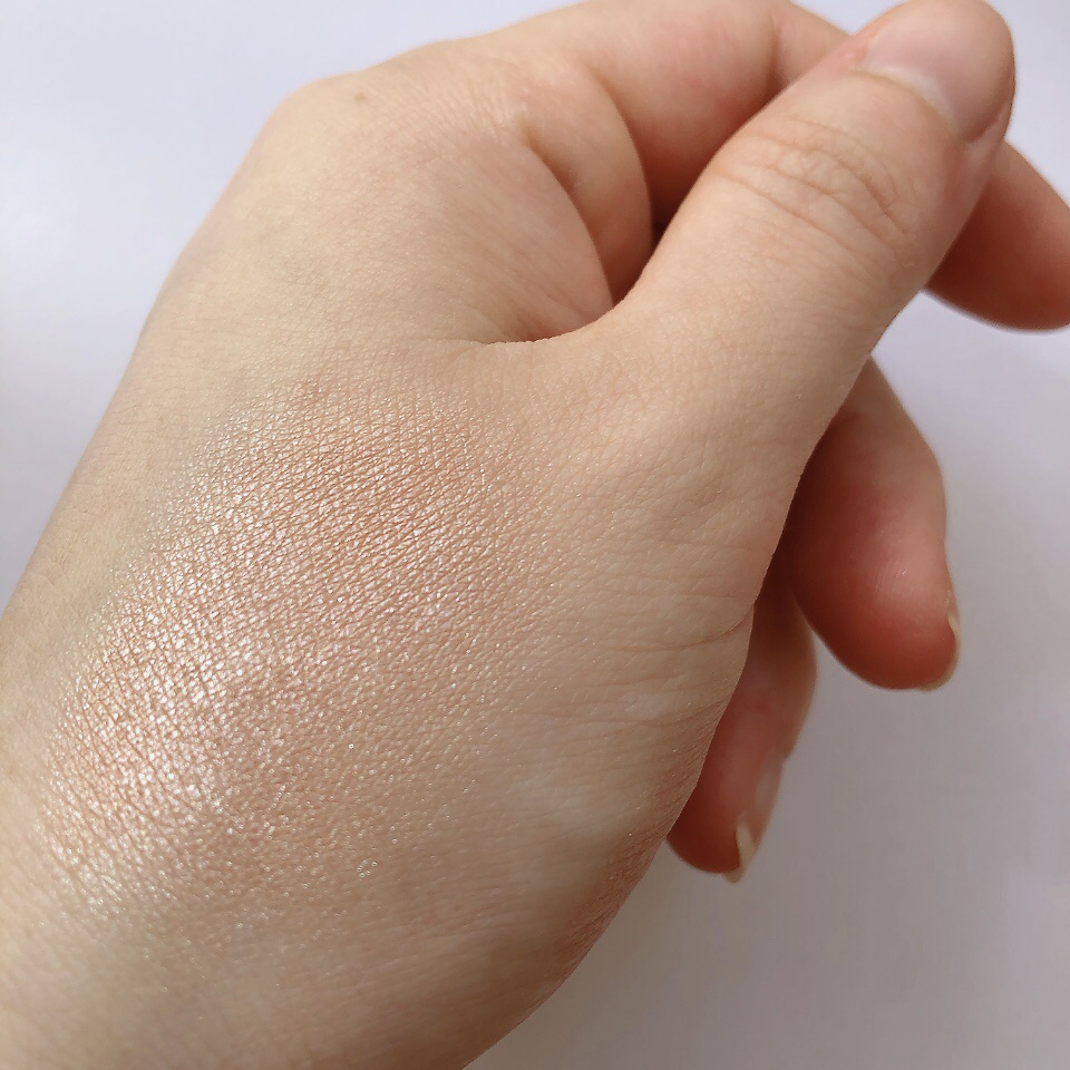 NARS ライトリフレクティング ルミナイジングパウダー/NARS/パウダーハイライトを使ったクチコミ（3枚目）