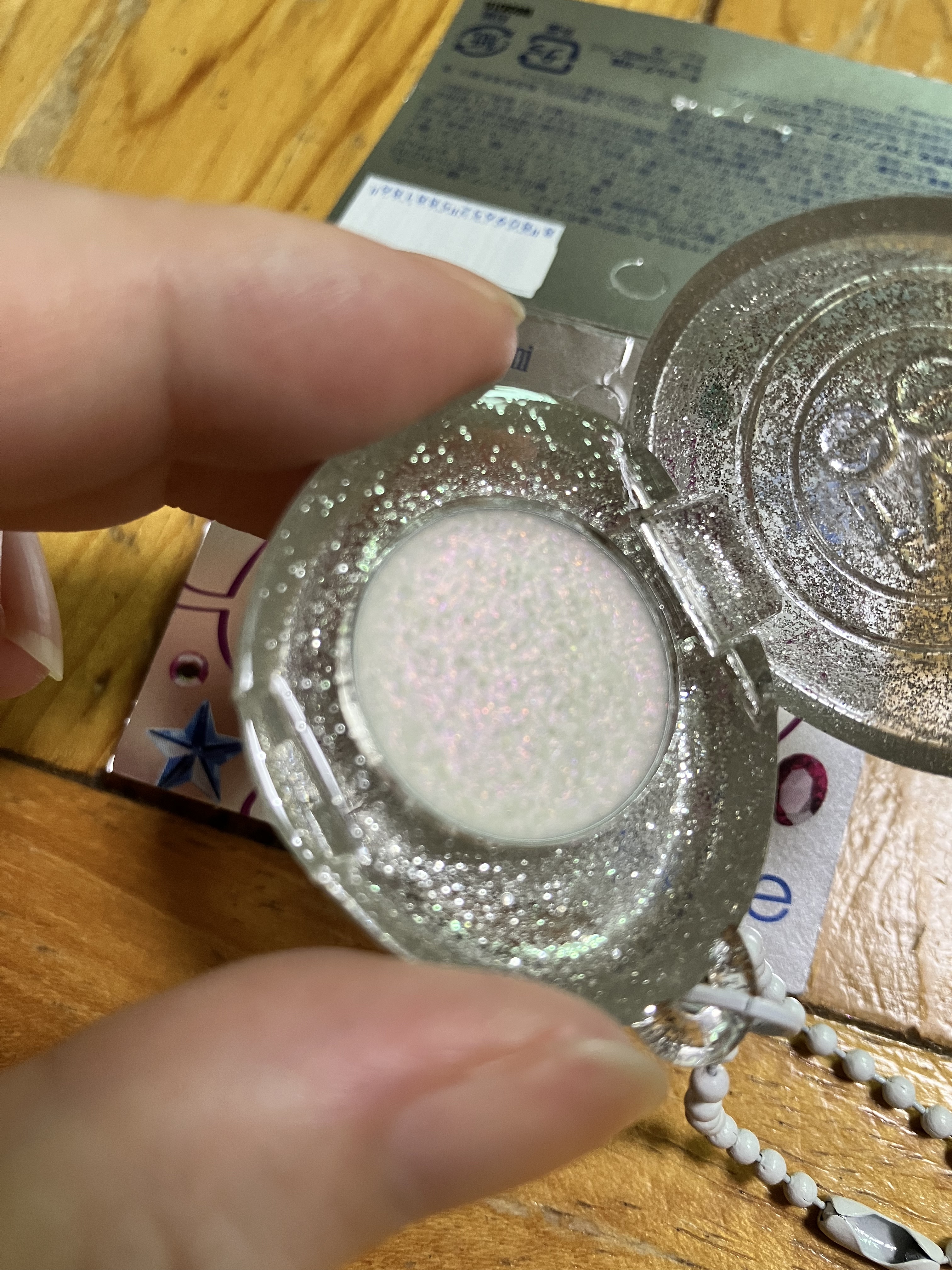 fwee グリッツストーングリッターミニのクチコミ「fwee グリッツストーングリッターミニ

やわらかいテクスチャのハイライター

普通サイズの.....」（2枚目）