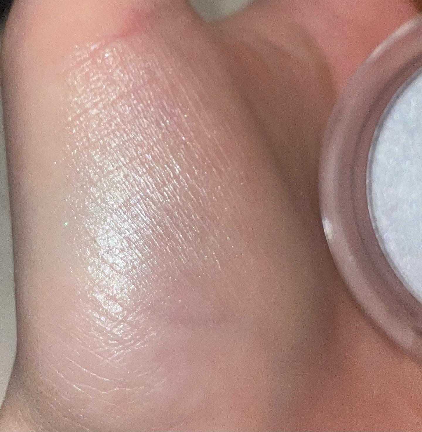 叶えるハイライト/b idol/パウダーハイライトを使ったクチコミ（2枚目）