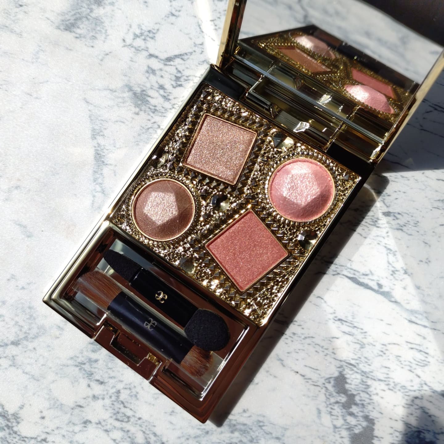 エレガンス ヌーヴェル アイズ/Elégance/アイシャドウパレットを使ったクチコミ（2枚目）