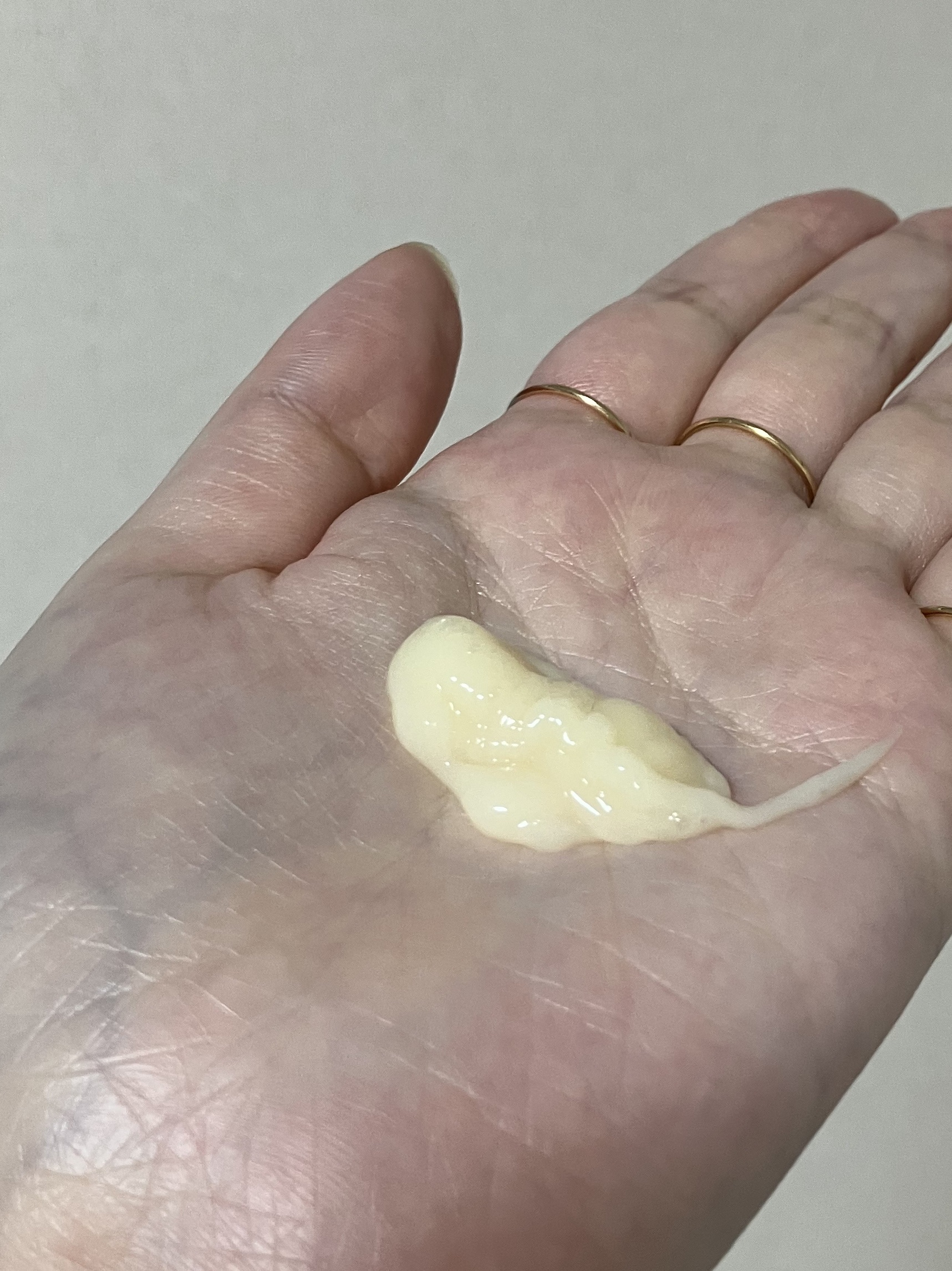 エクストラダメージリペア インテンシブ ヴィタミルク 洗い流さないトリートメント/パンテーン/アウトバストリートメントを使ったクチコミ（2枚目）